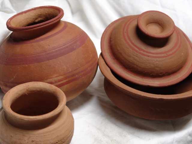 Clay Pans - Extra Large (13") (Check leaks before purchase. No Refunds, must season before use)  (Only on Shop Visits)