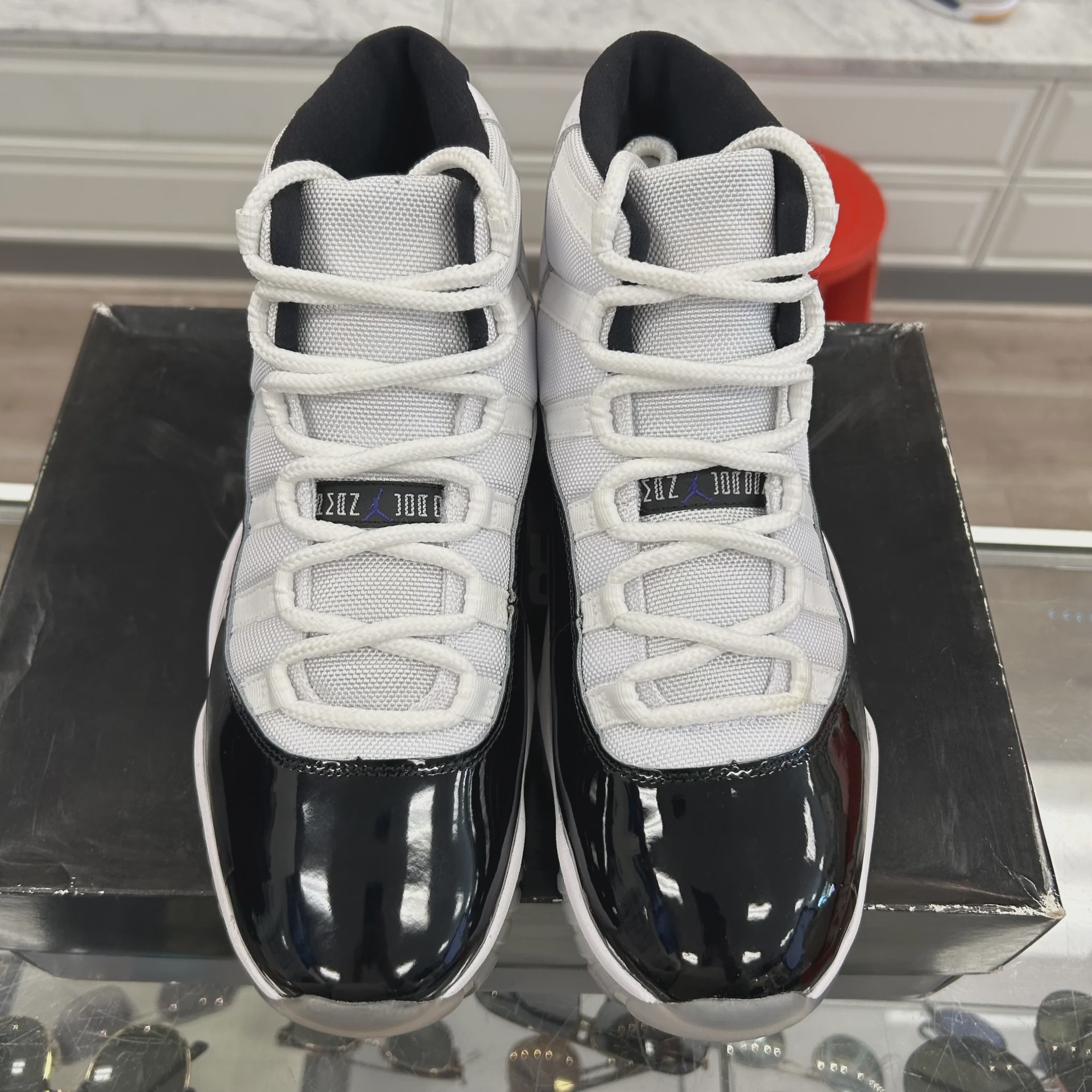 Air Jordan 11 Retro Concord (2018) • Pre-Owned [0613] - photo 3