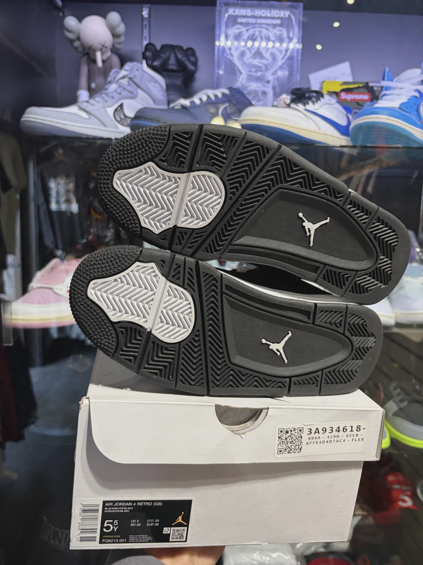 Air Jordan 4 Retro White Thunder (Grade School) • Pre-Owned [5310] - photo 3