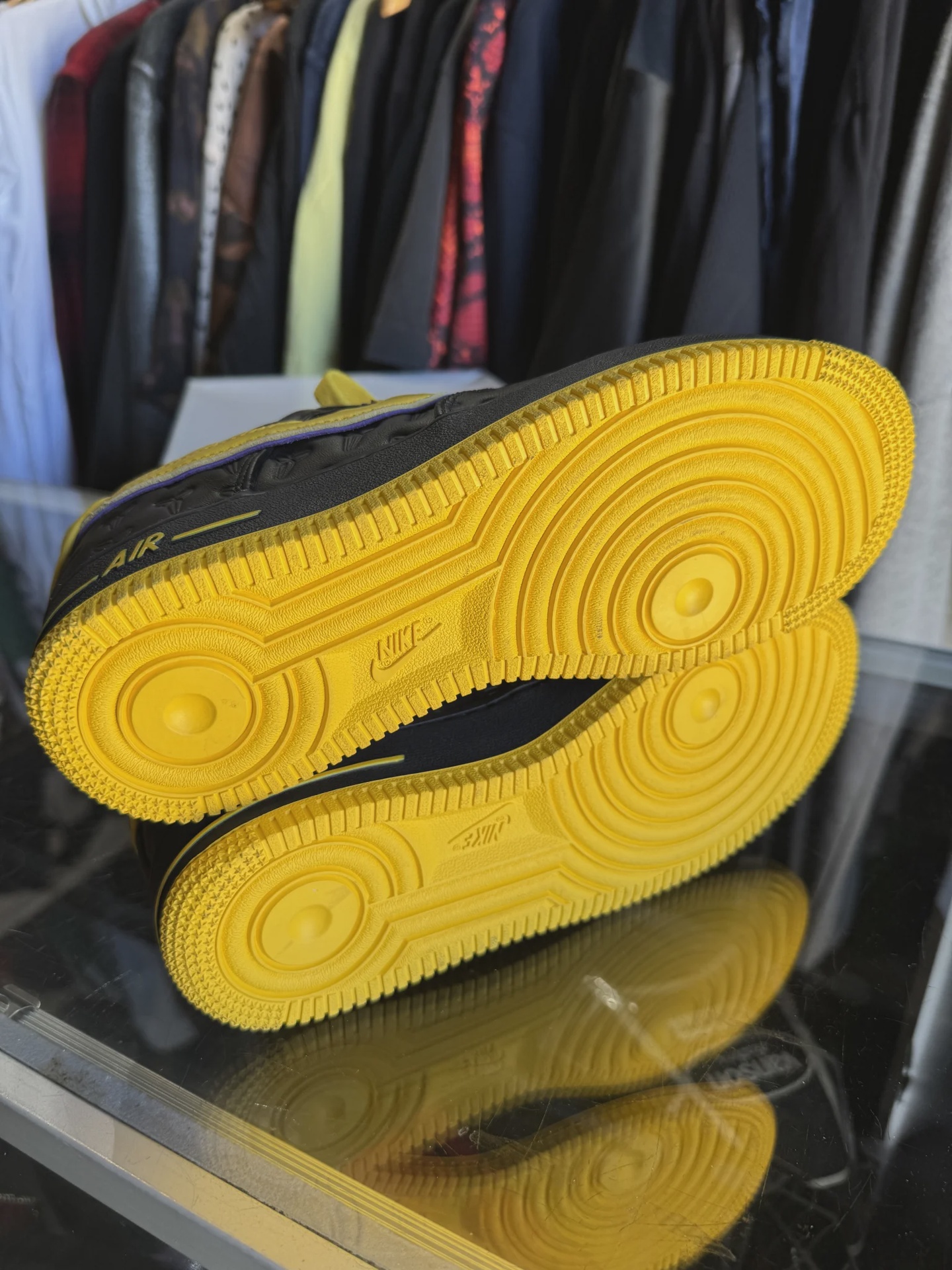 Nike Air Force 1 Low Kobe Bryant Lakers Away (Numbered Edition of 8000) • Pre-Owned [9532] - photo 3