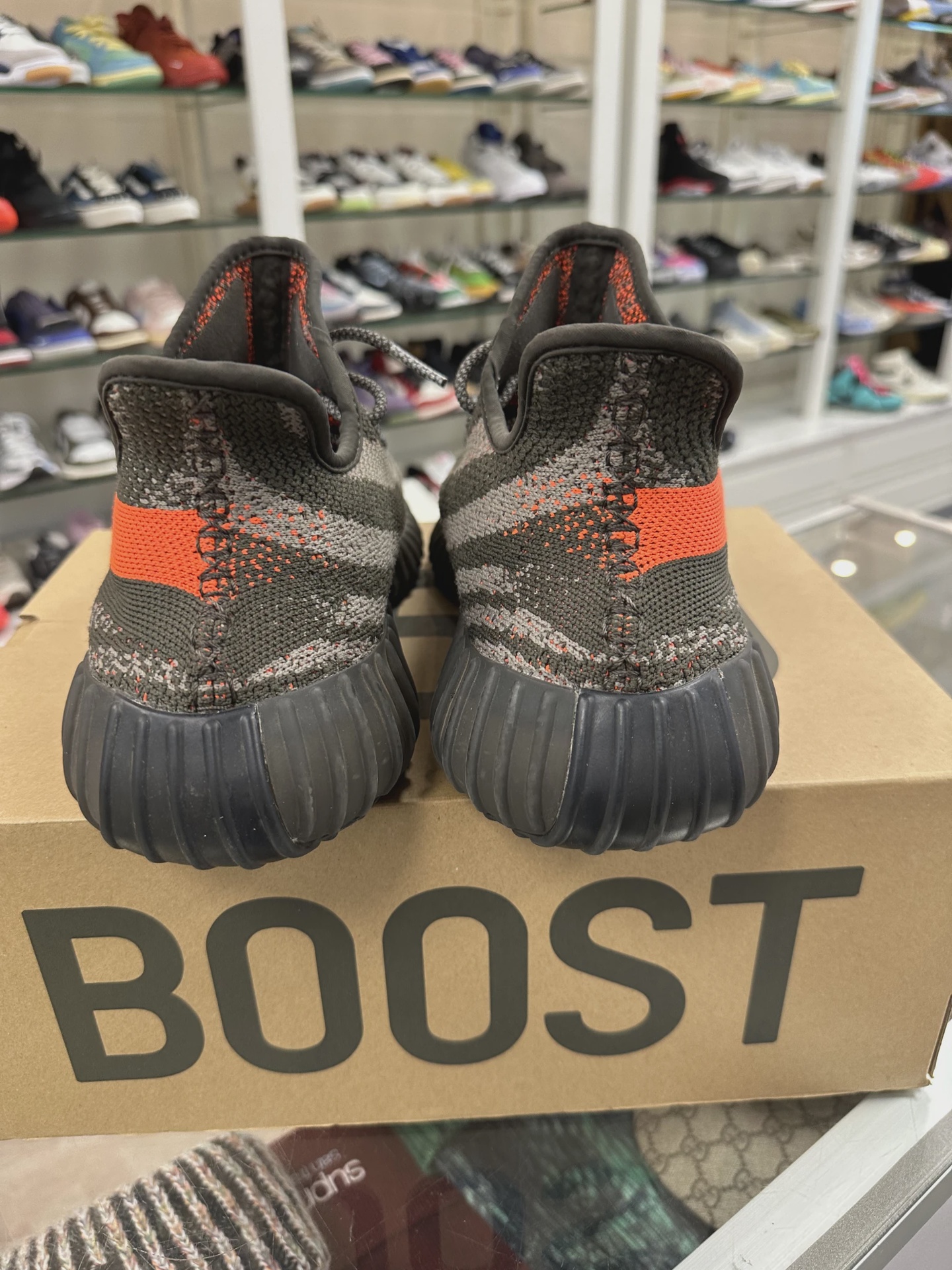 adidas Yeezy Boost 350 V2 Carbon Beluga • Pre-Owned [0841] 4