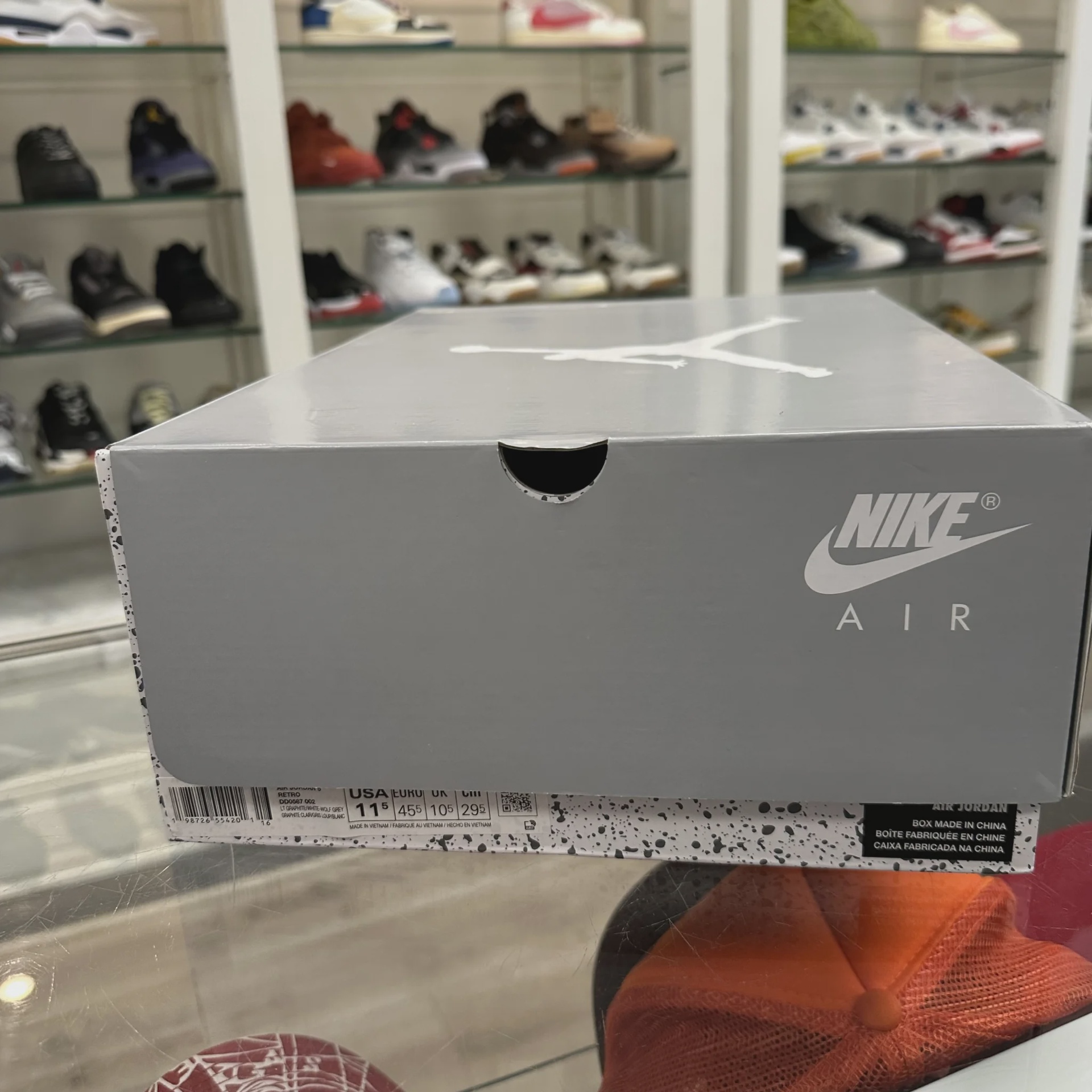 Air Jordan 5 Retro Wolf Grey (2026) • Pre-Owned [8121] - photo 3