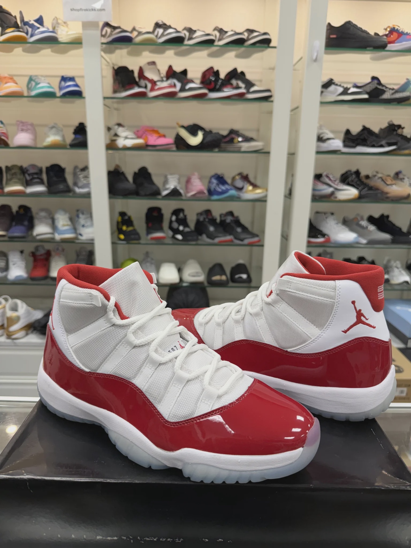 Jordan Air Jordan 11 Retro Cherry (2022) - Size US M 12
