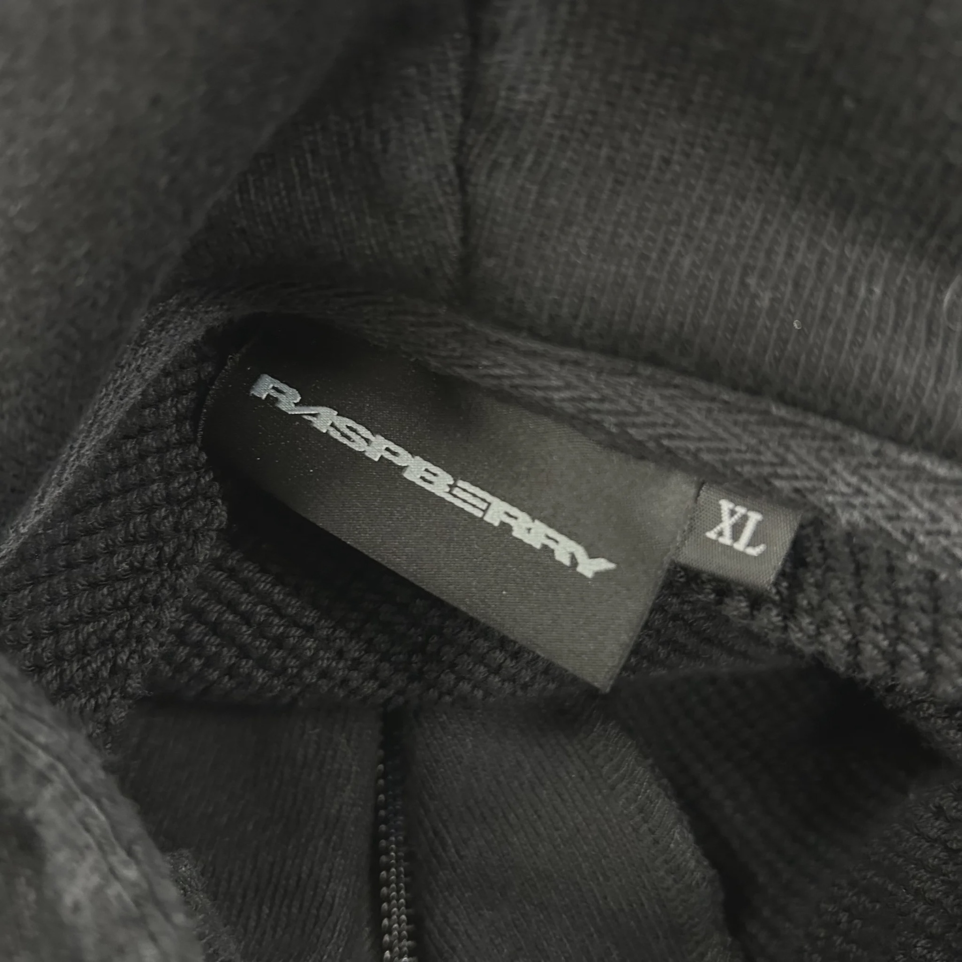GV Gallery Raspberry Hills Cropped Zip-Up Hoodie • Pre-Owned [8287] - photo 3