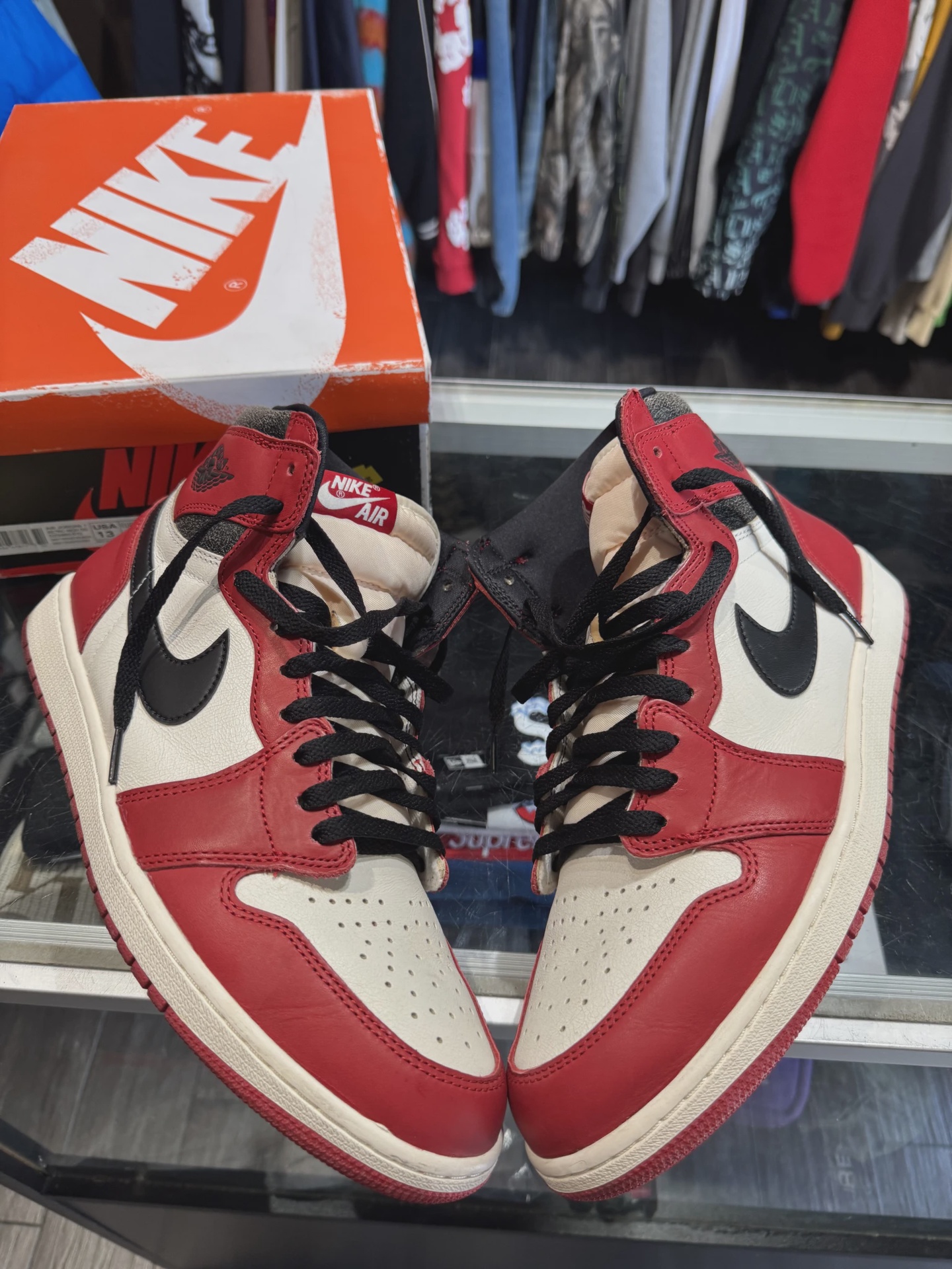 Air Jordan 1 Retro High Original Chicago Lost and Found • Pre-Owned [9791] 2