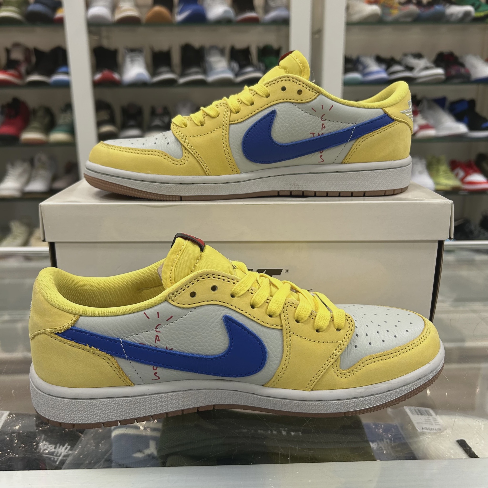Air Jordan 1 Retro Low Travis Scott Canary (Women's) • Pre-Owned [9278] 9