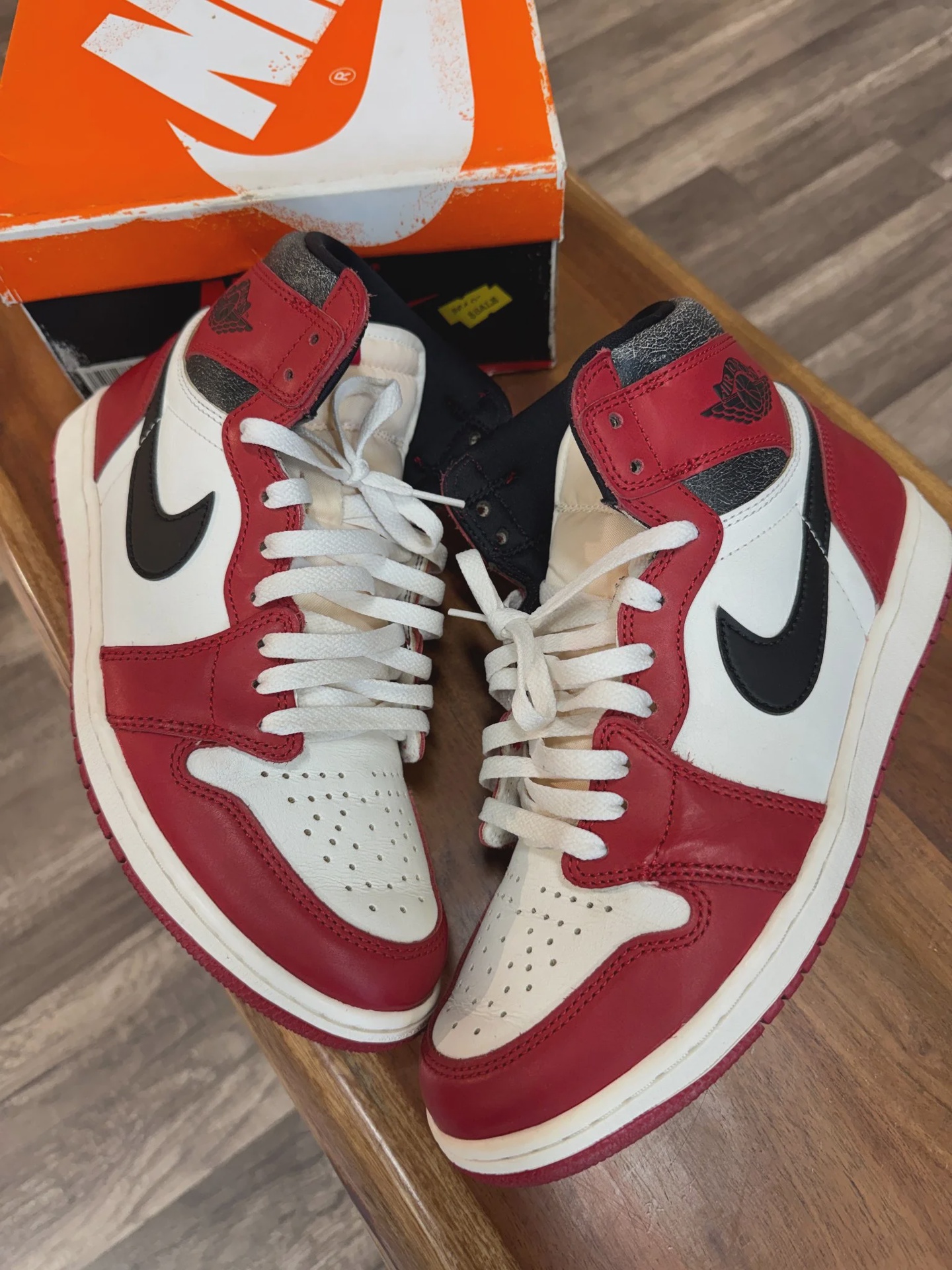 Jordan Air Jordan 1 Retro High Original Chicago Lost and Found - Size US M 10