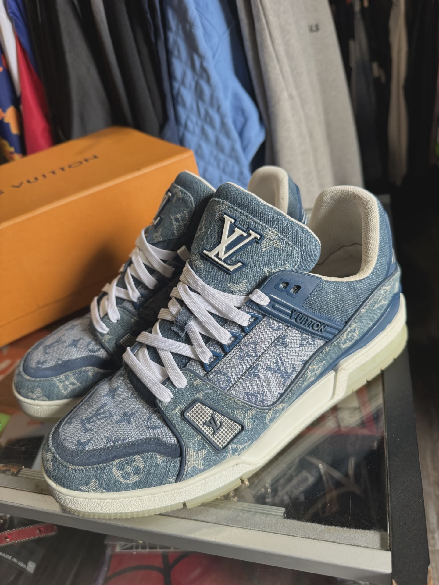 Louis Vuitton Trainer Denim 10.5 • Pre-Owned [3365] - photo 2