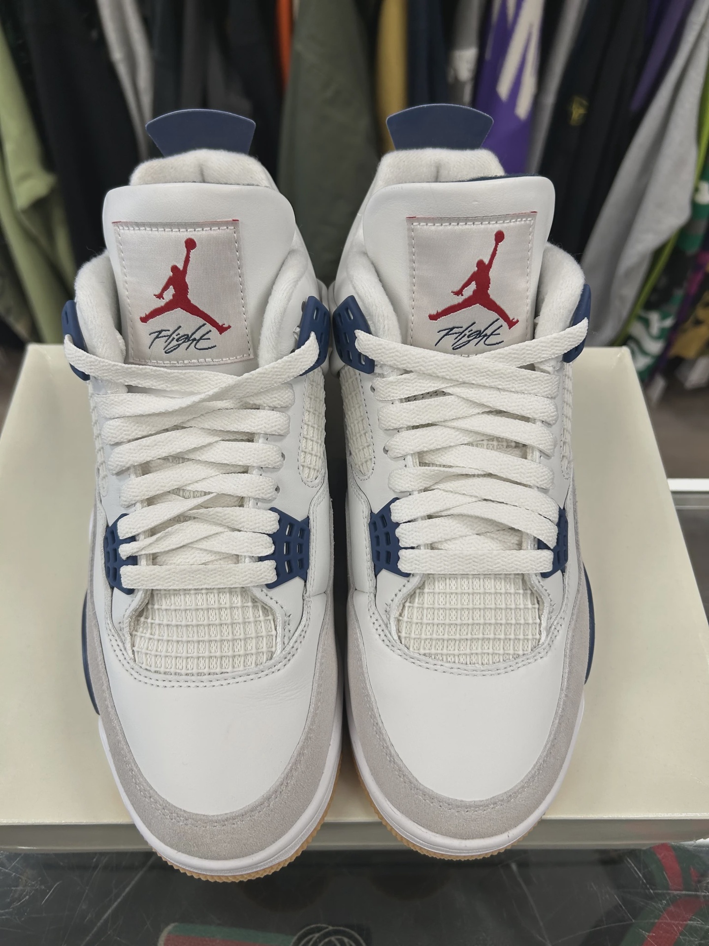 Air Jordan 4 Retro SB Navy • Pre-Owned [2316] 3