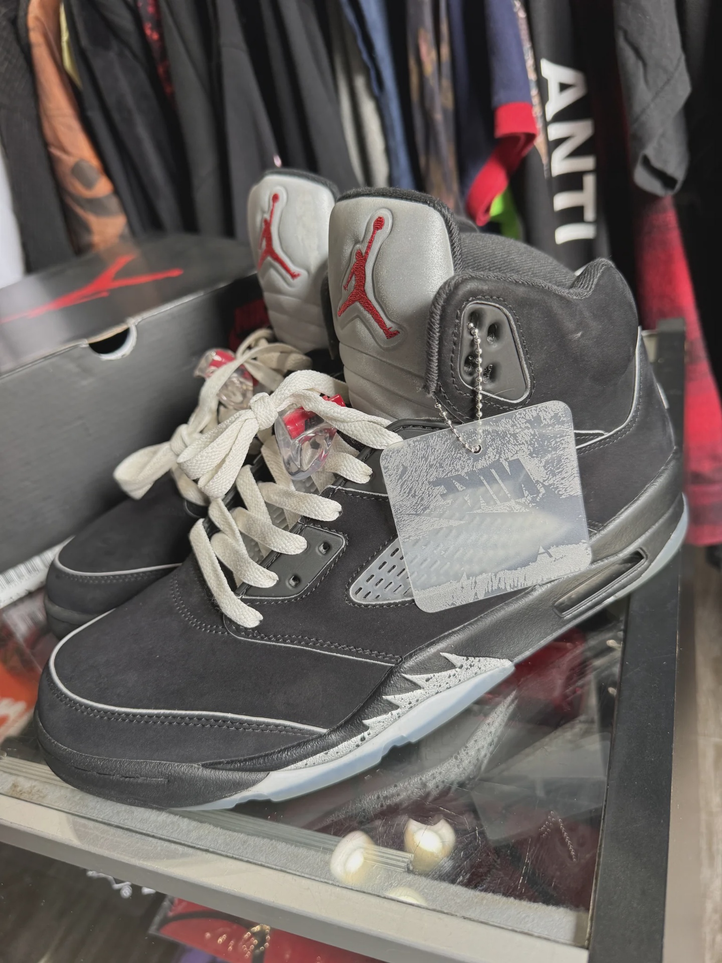 Air Jordan 5 Retro Original Black Metallic Reimagined • Pre-Owned [4164] - photo 2
