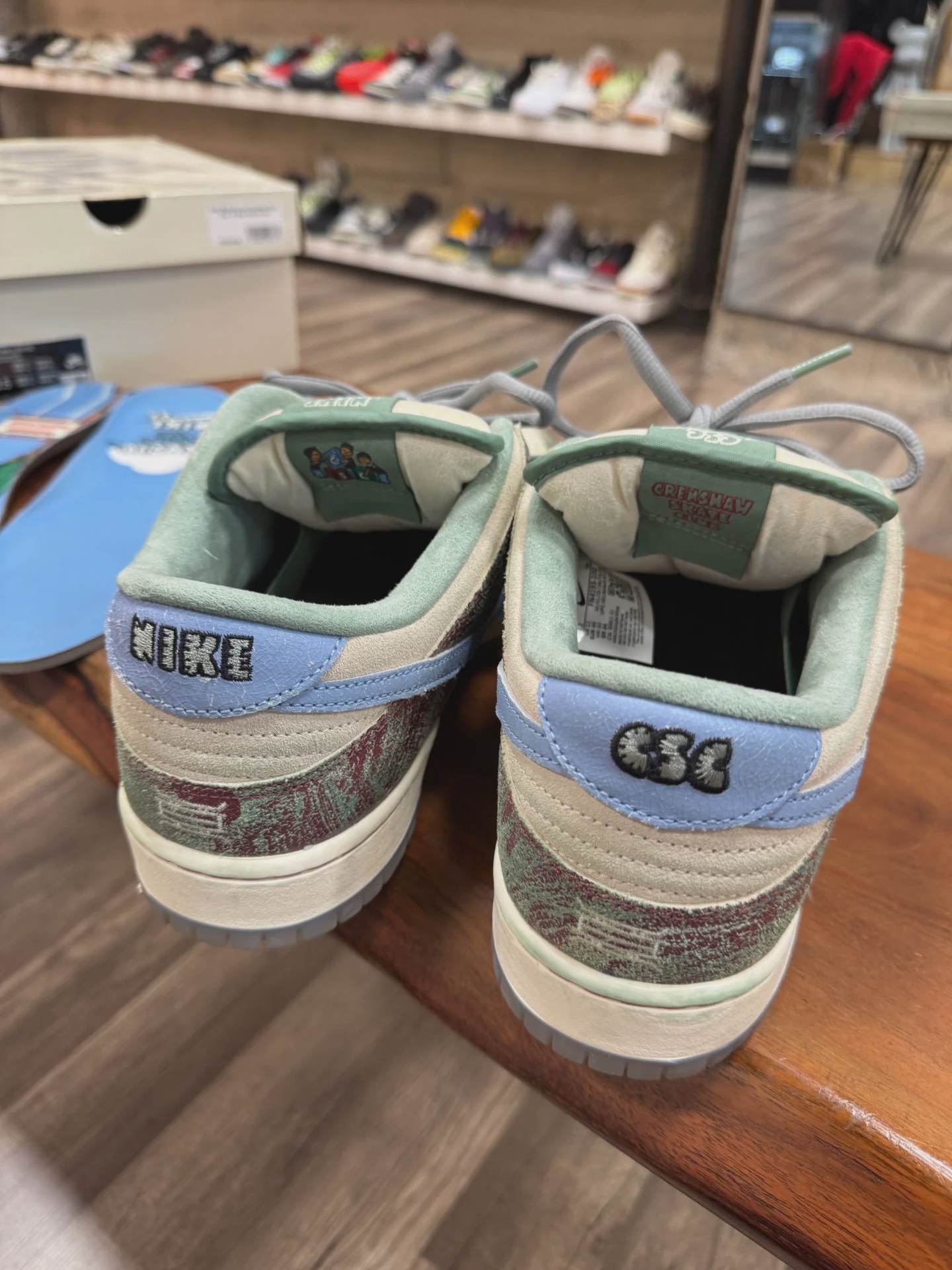 Nike SB Dunk Low Crenshaw Skate Club • Pre-Owned [2108] - photo 3