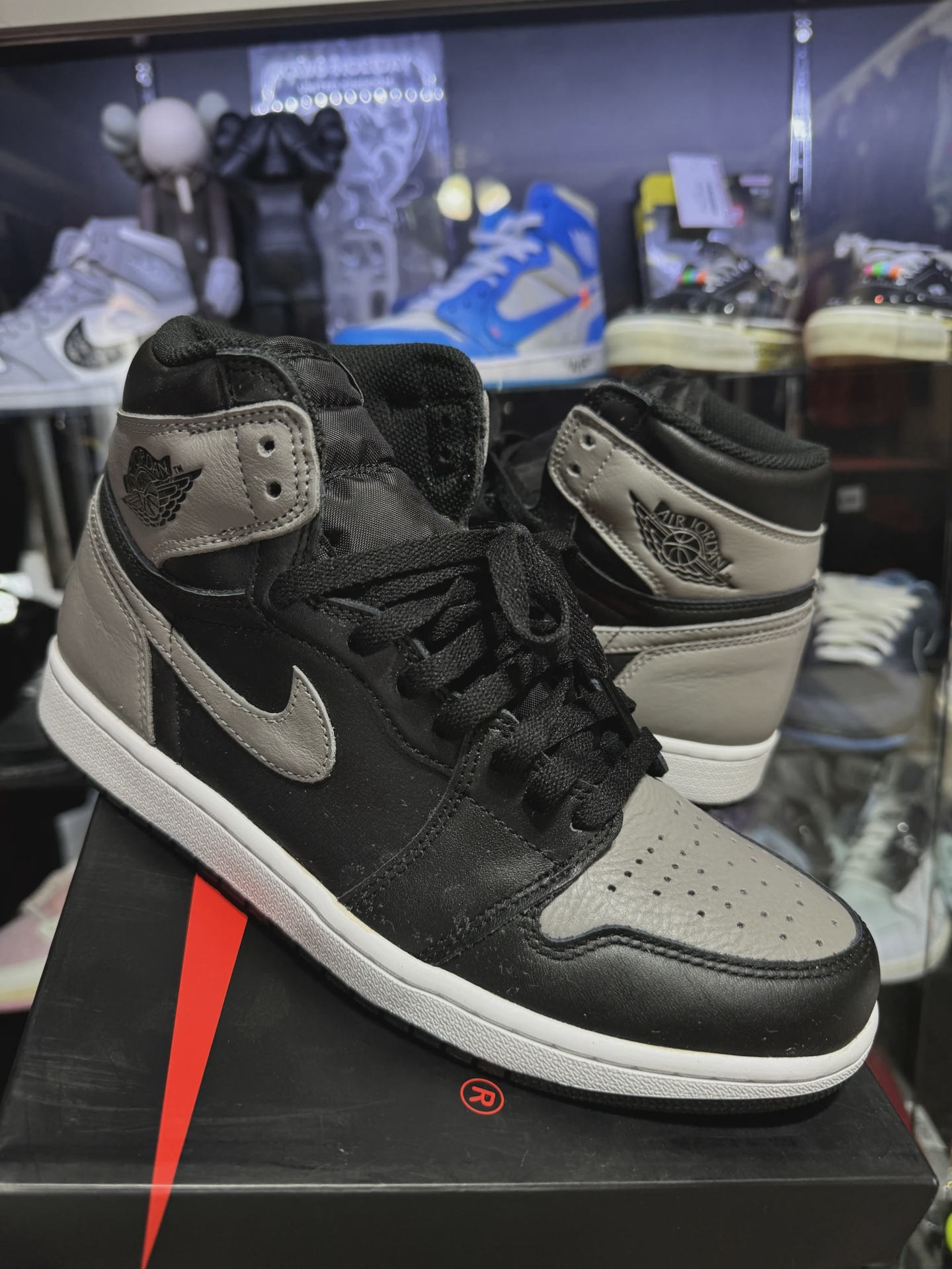 Air Jordan 1 Retro High Shadow (2018) • Pre-Owned [8140]