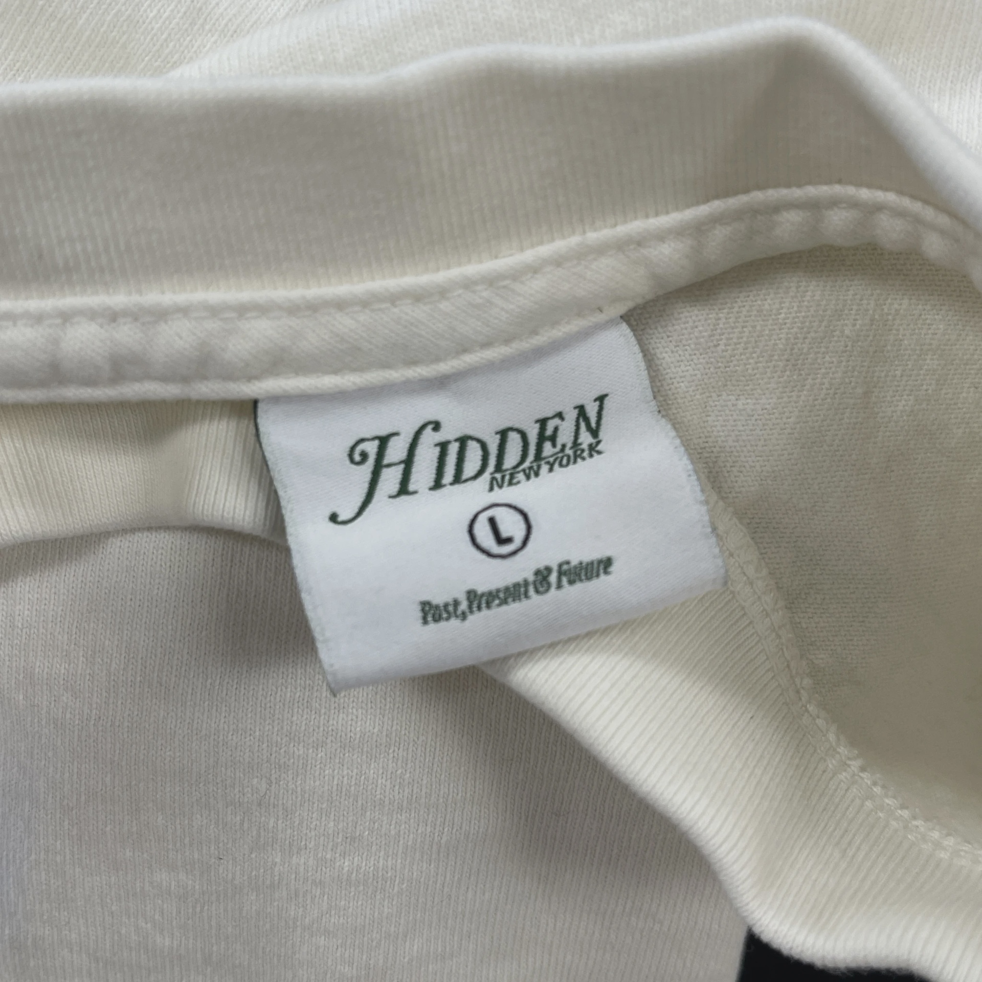 Hidden NY "Nature Hands" Tee  • Pre-Owned [5030] 4