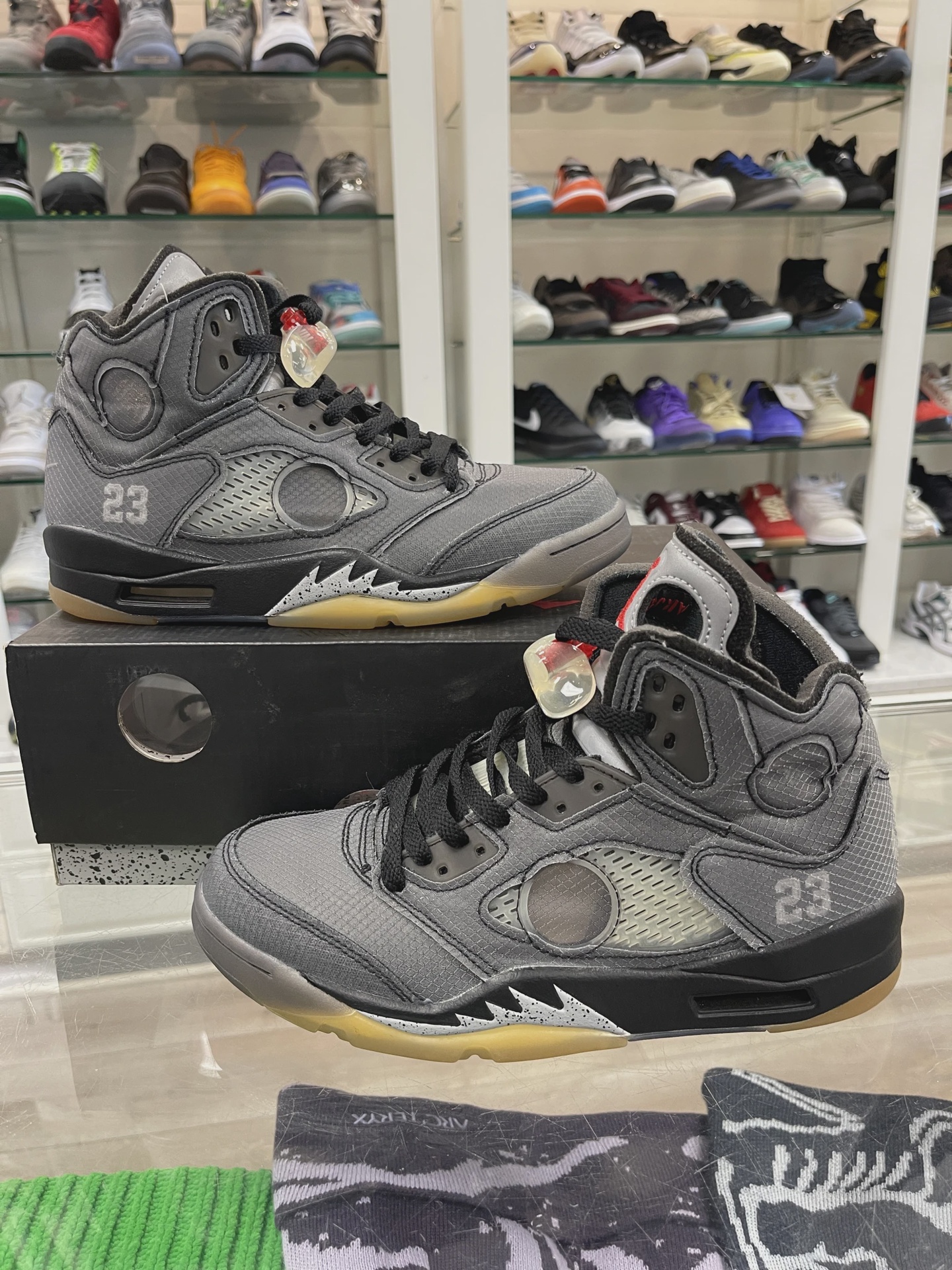 Air Jordan 5 Retro Off-White Muslin • Pre-Owned [6846] - photo 2