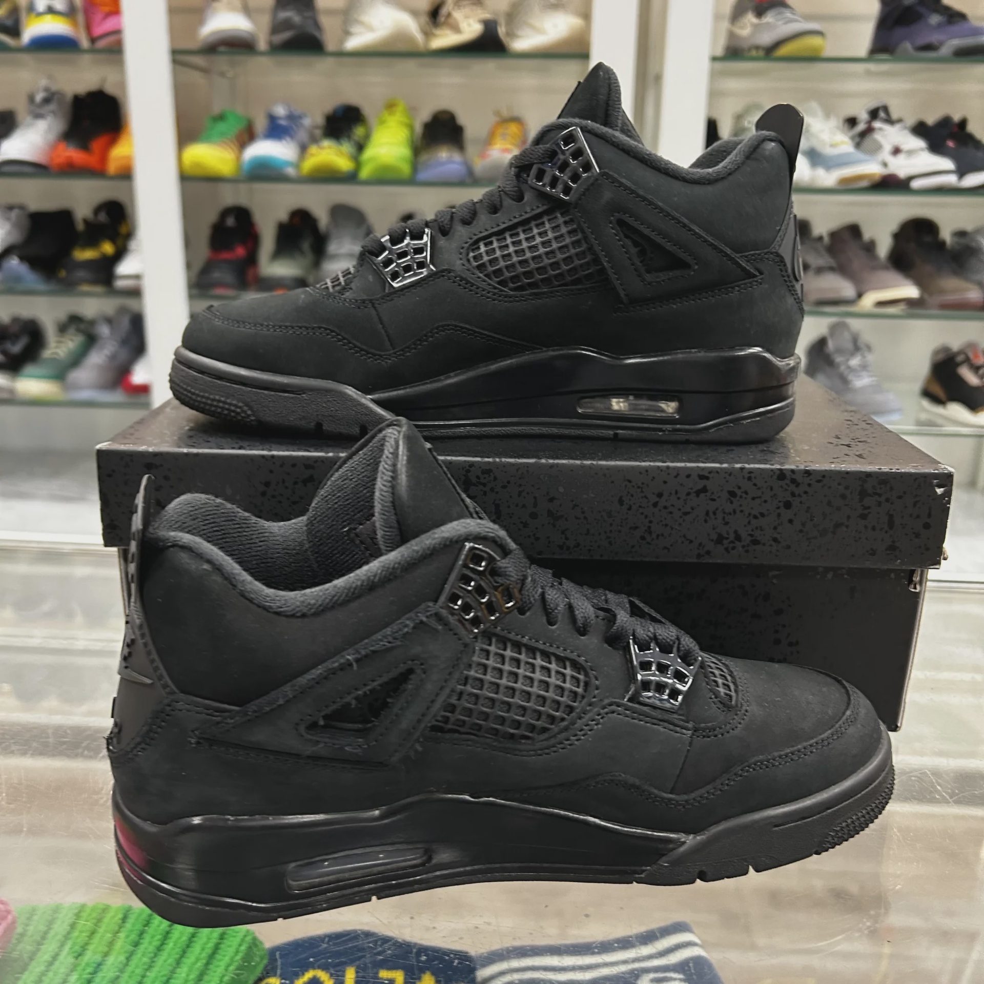 Air Jordan 4 Retro Black Cat (2025) • Pre-Owned [1174] - photo 8