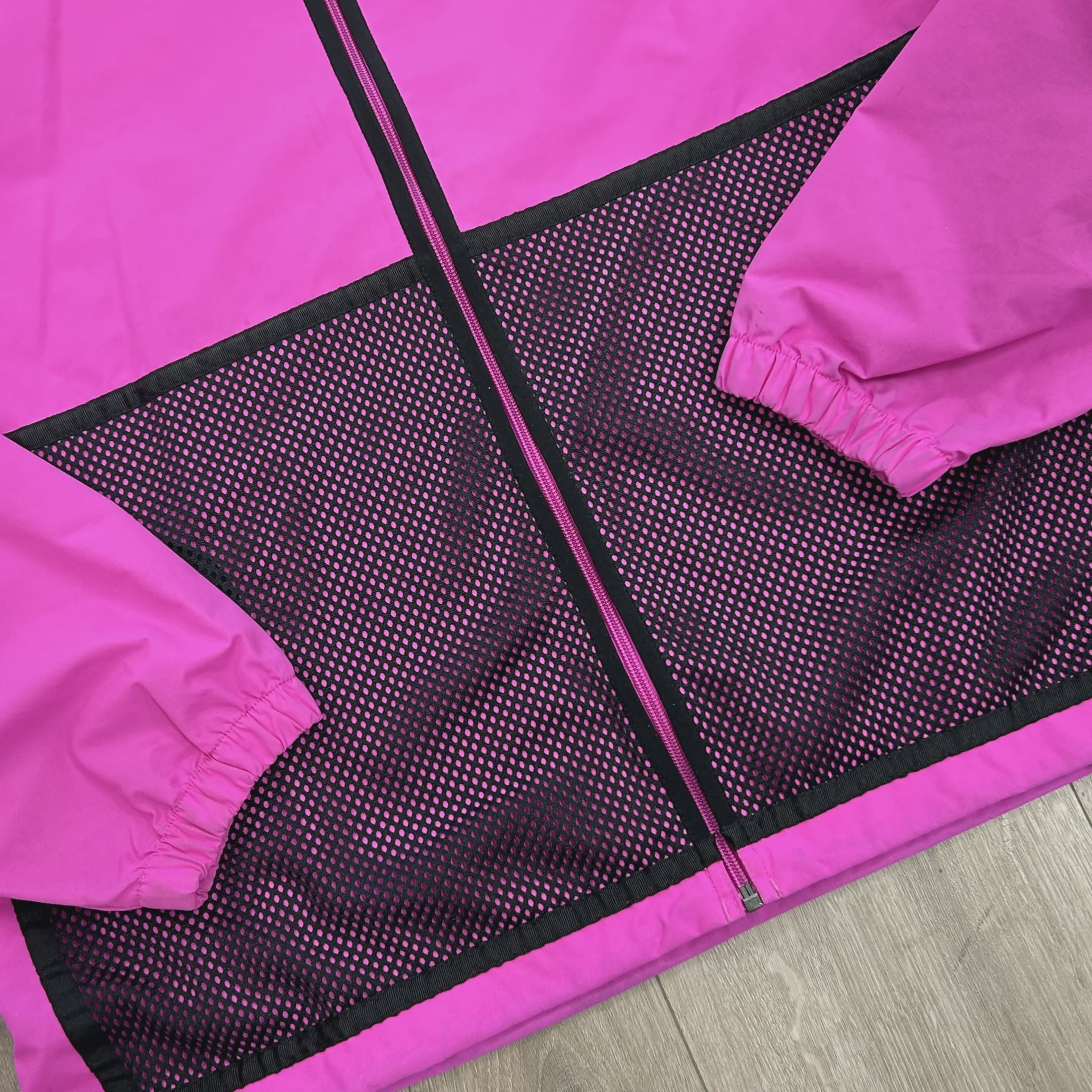 Supreme Nike Trail Running Jacket in Pink. • Pre-Owned [4893] - photo 6