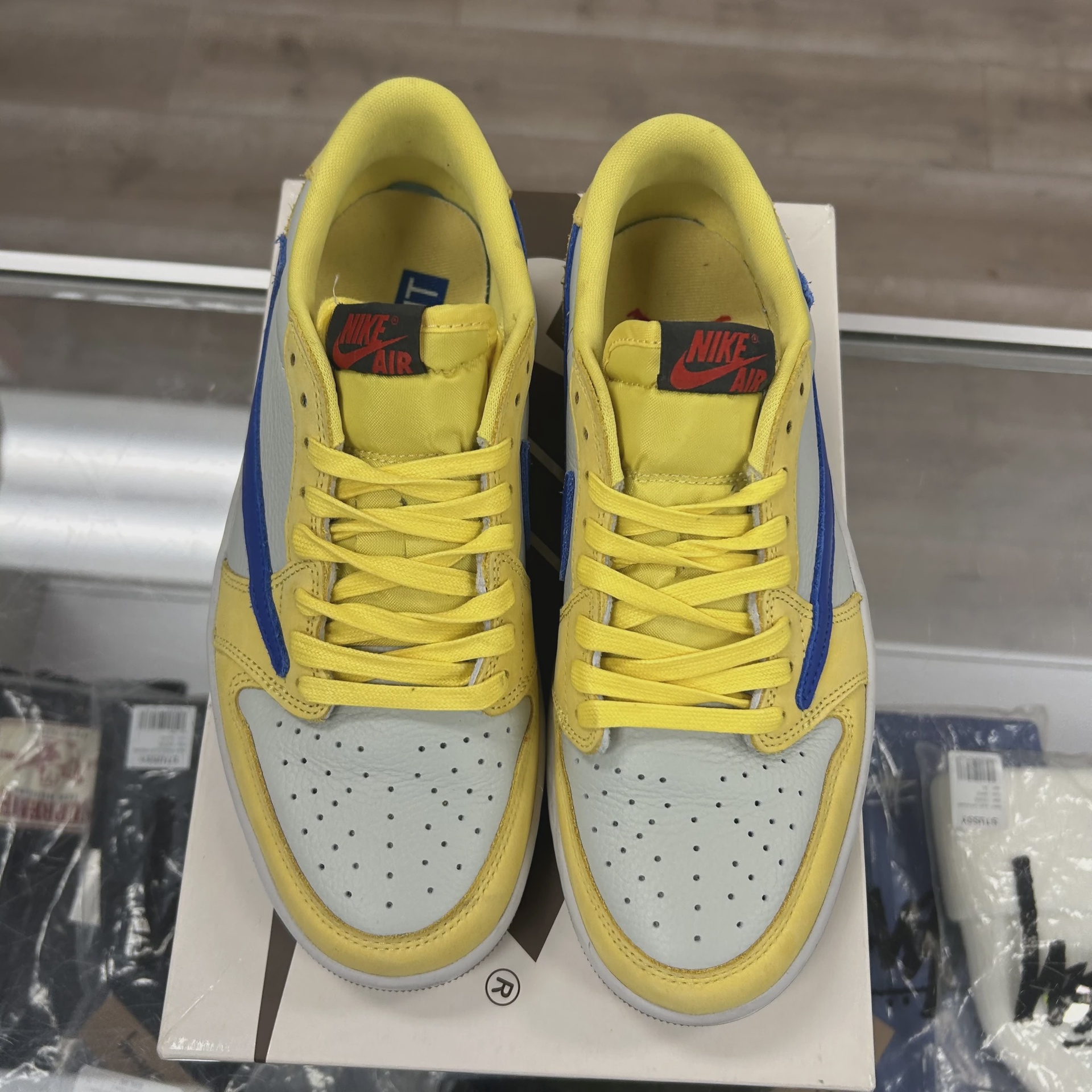 Air Jordan 1 Retro Low Travis Scott Canary (Women's) • Pre-Owned [9278] 8