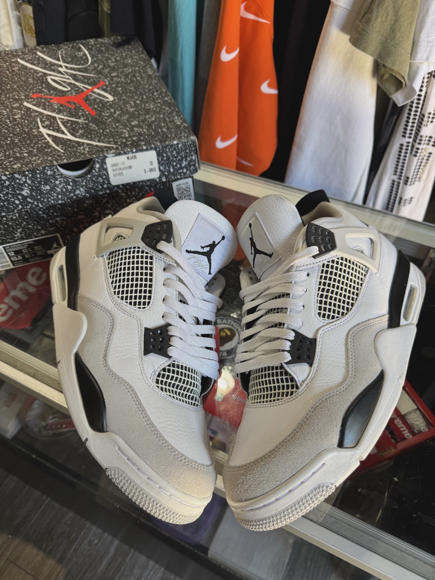 Air Jordan 4 Retro Military Black • Pre-Owned [4943] - photo 1