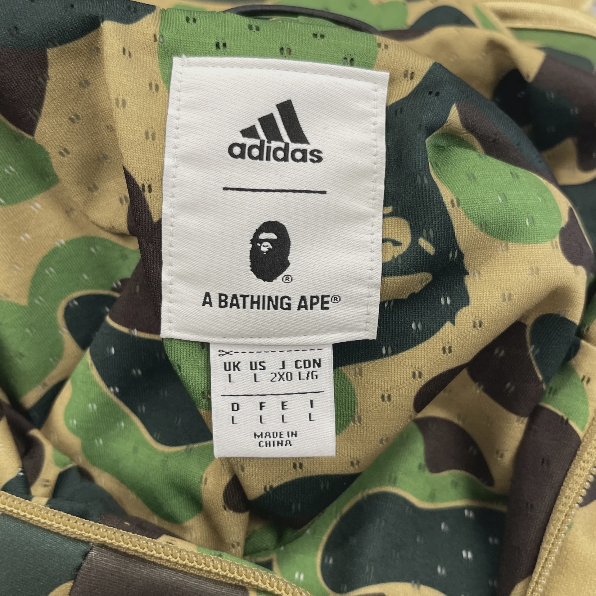 SS19 BAPE x Adidas SB Shark Hoodie Green • Pre-Owned [0643] - photo 4
