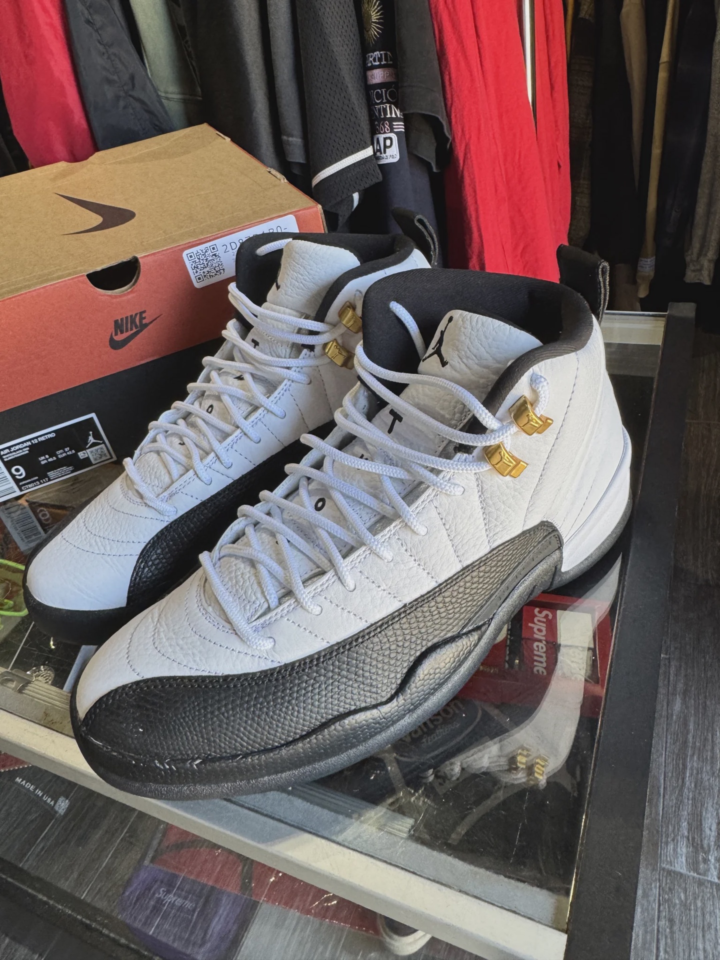 Air Jordan 12 Retro Taxi (2025) • Pre-Owned [9027] - photo 2