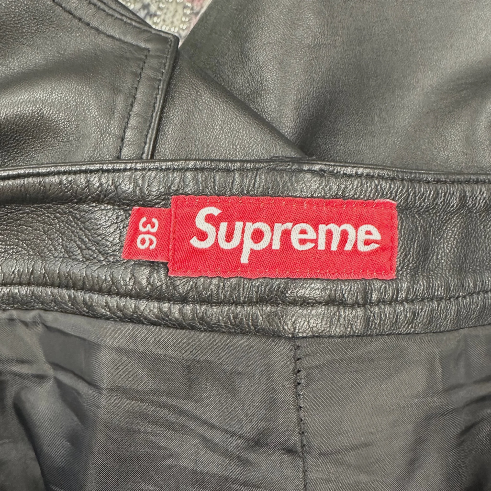 Supreme Leather Double Knee Painter Shorts • Pre-Owned [9710] - photo 3