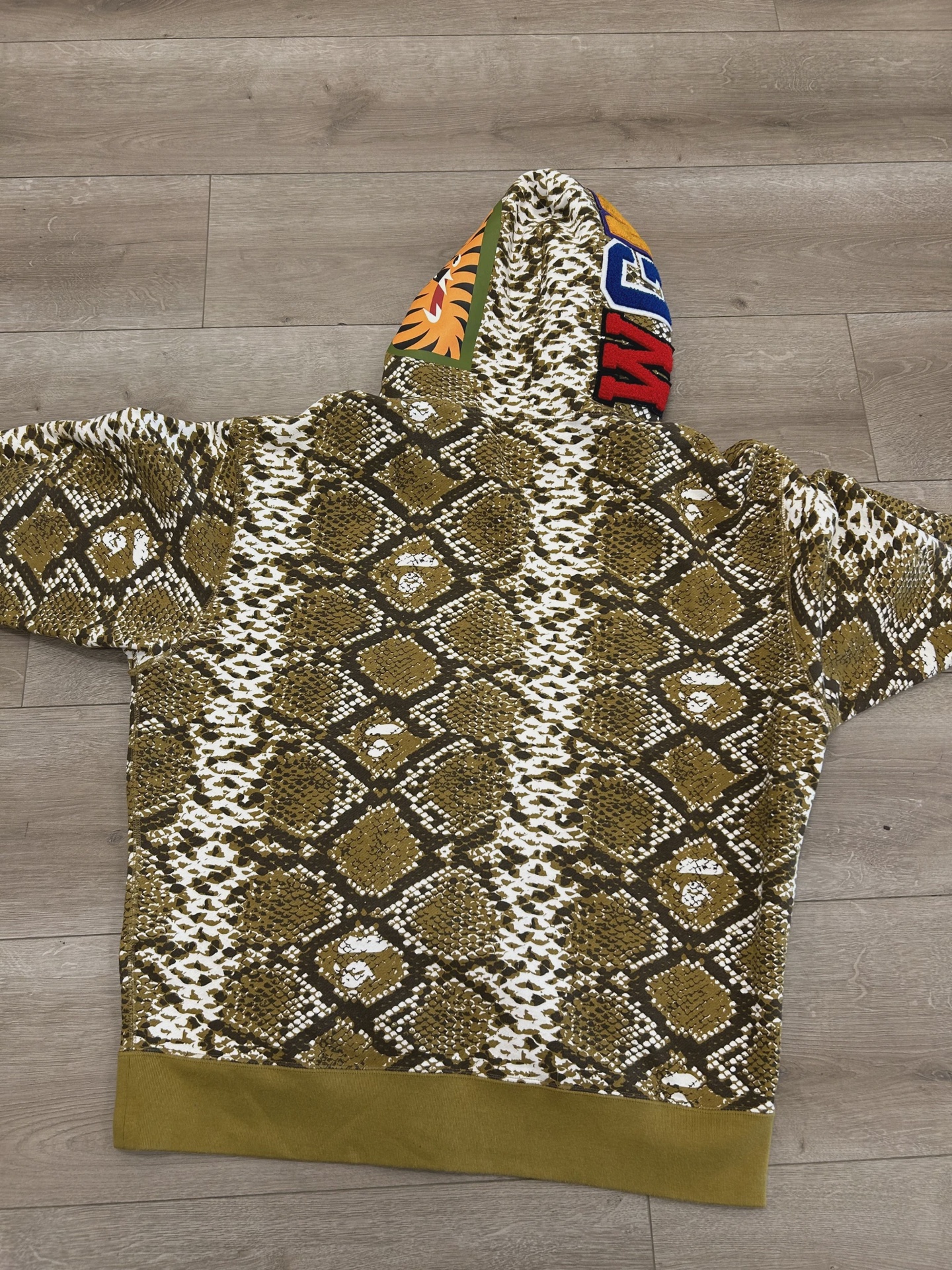 BAPE SSENSE Exclusive Khaki Shark Hoodie • Pre-Owned [7484] 2