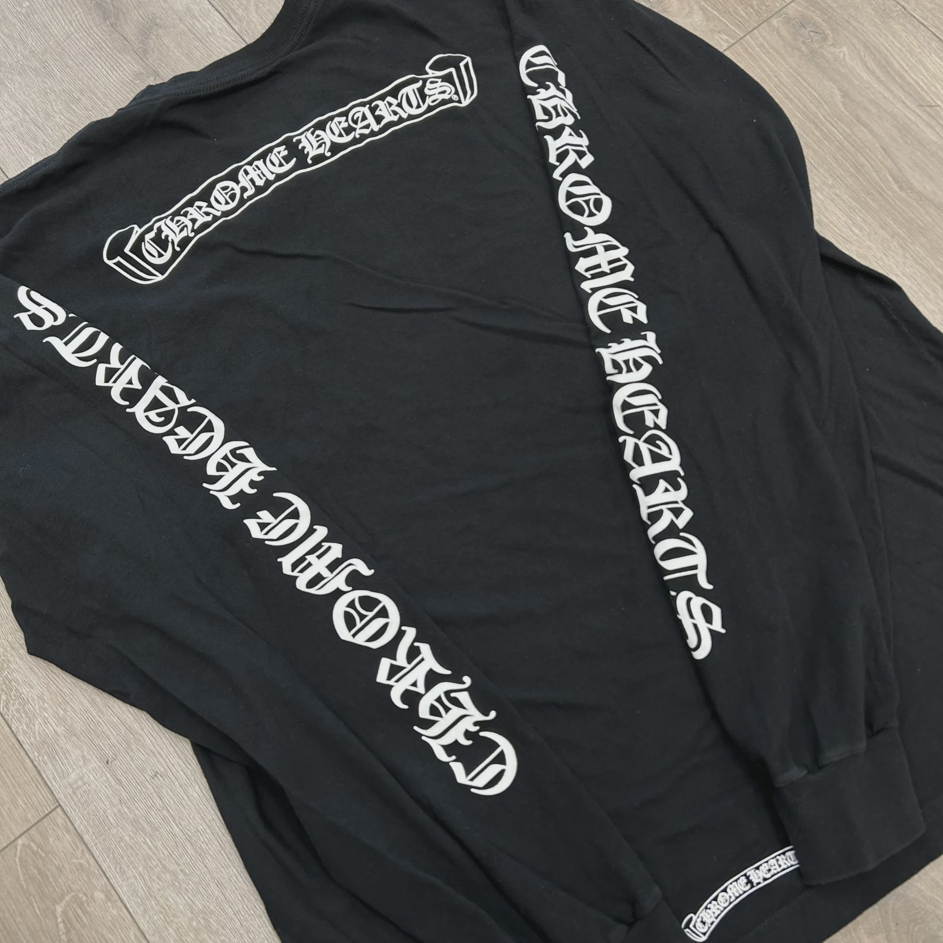 Chrome Hearts Scroll Logo Long-Sleeve Pocket T-Shirt Black • Pre-Owned [3058] - photo 2