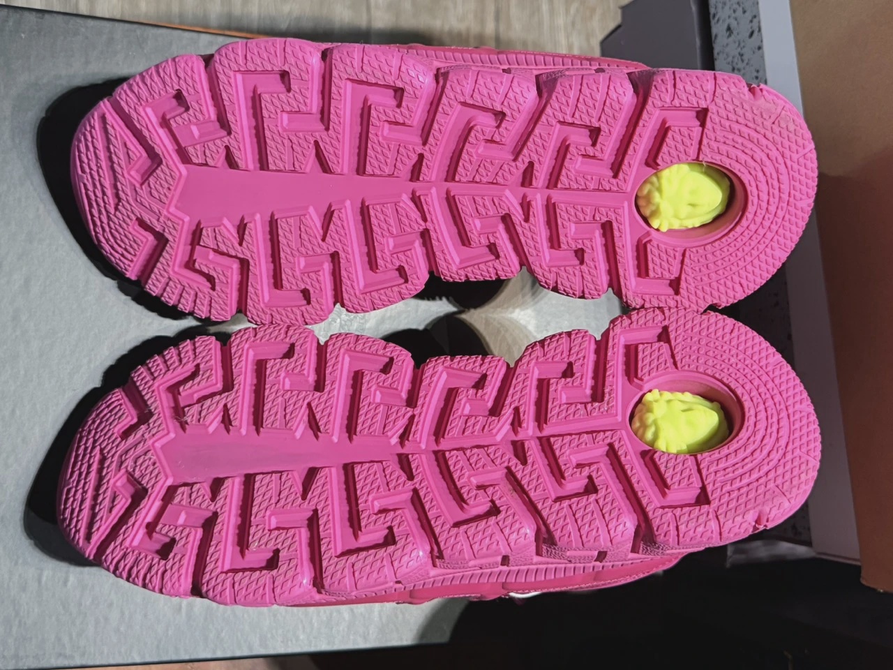Versace Pink Shoe • Pre-Owned [9881] 4