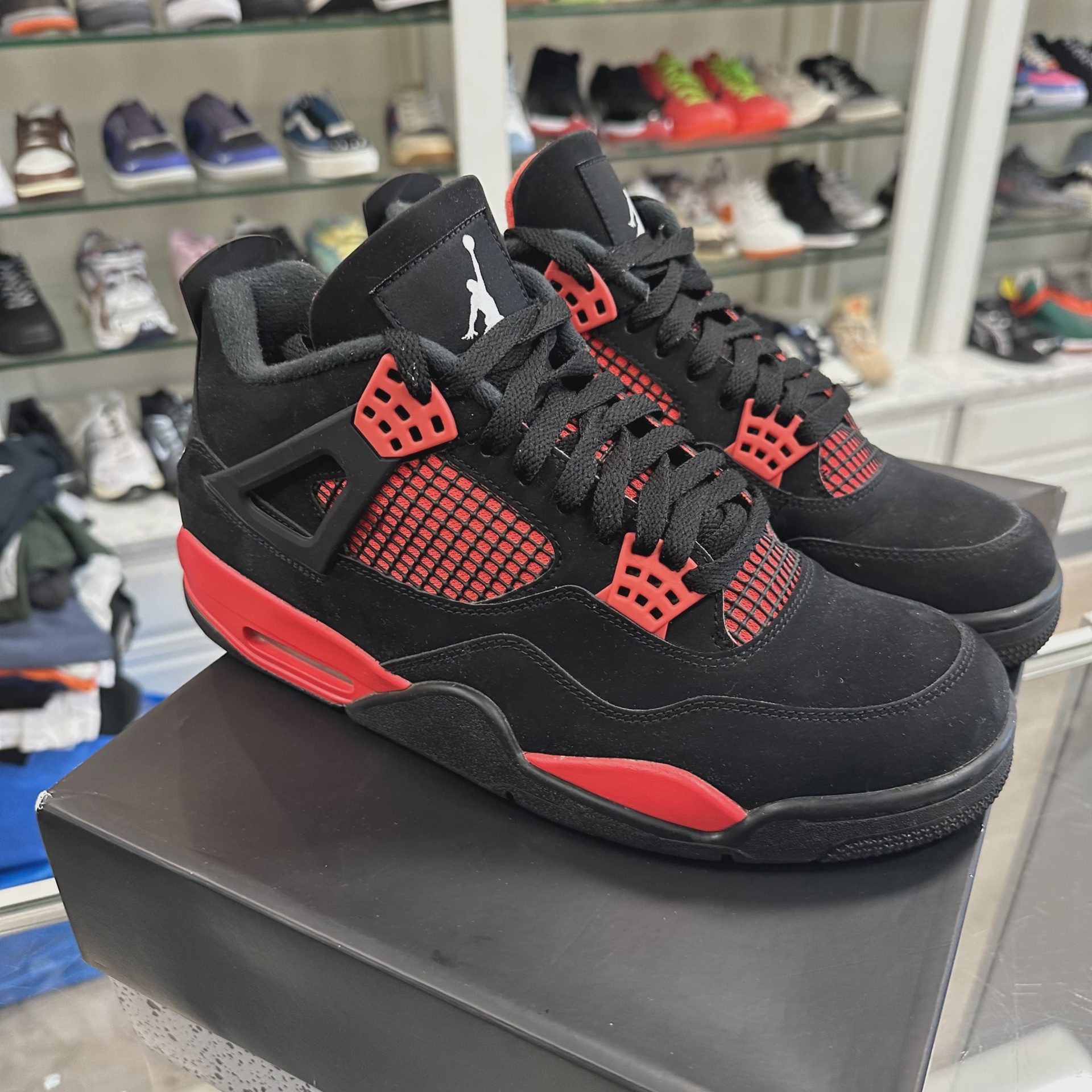 Air Jordan 4 Retro Red Thunder • Pre-Owned [6566] 6