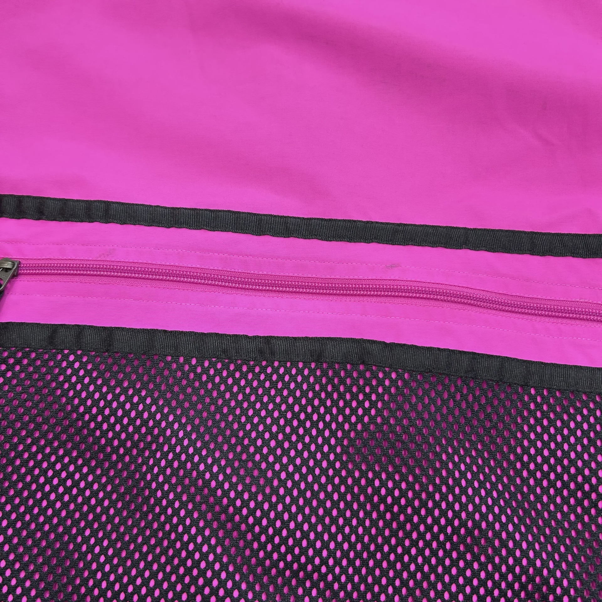 Supreme Nike Trail Running Jacket in Pink. • Pre-Owned [4893] - photo 2