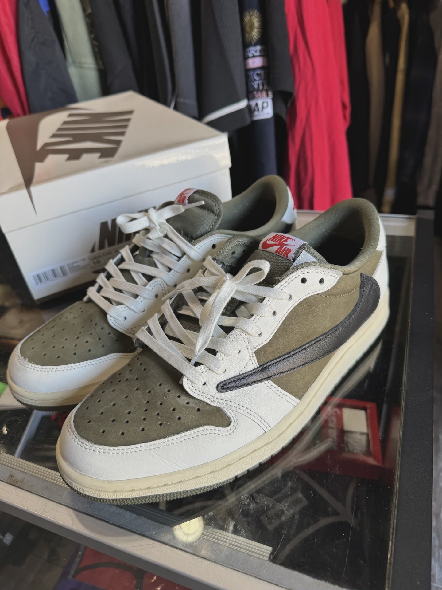 Air Jordan 1 Retro Low Original SP Travis Scott Medium Olive • Pre-Owned [1575] - photo 2
