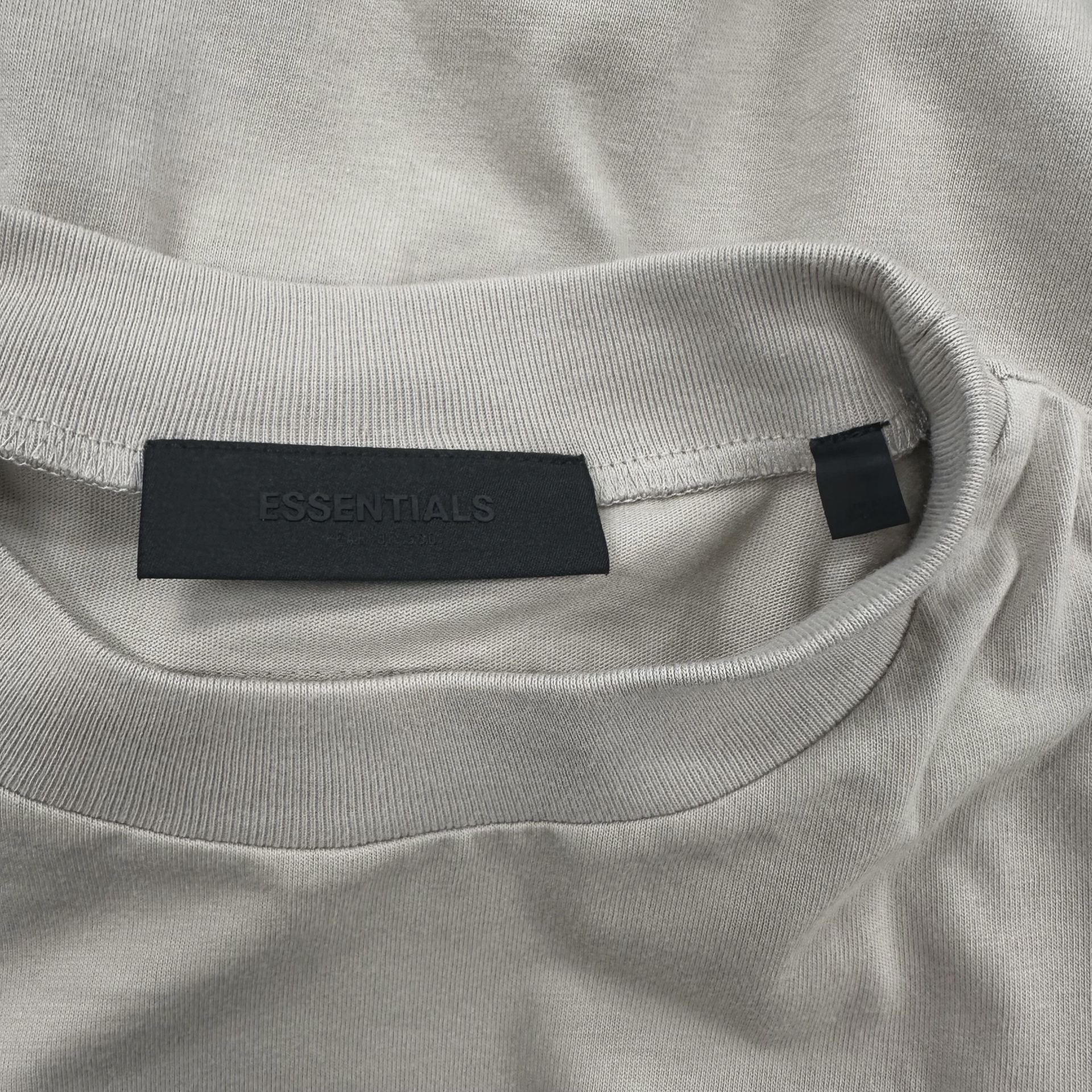 Essentials cream tee • Brand New [3180] 3