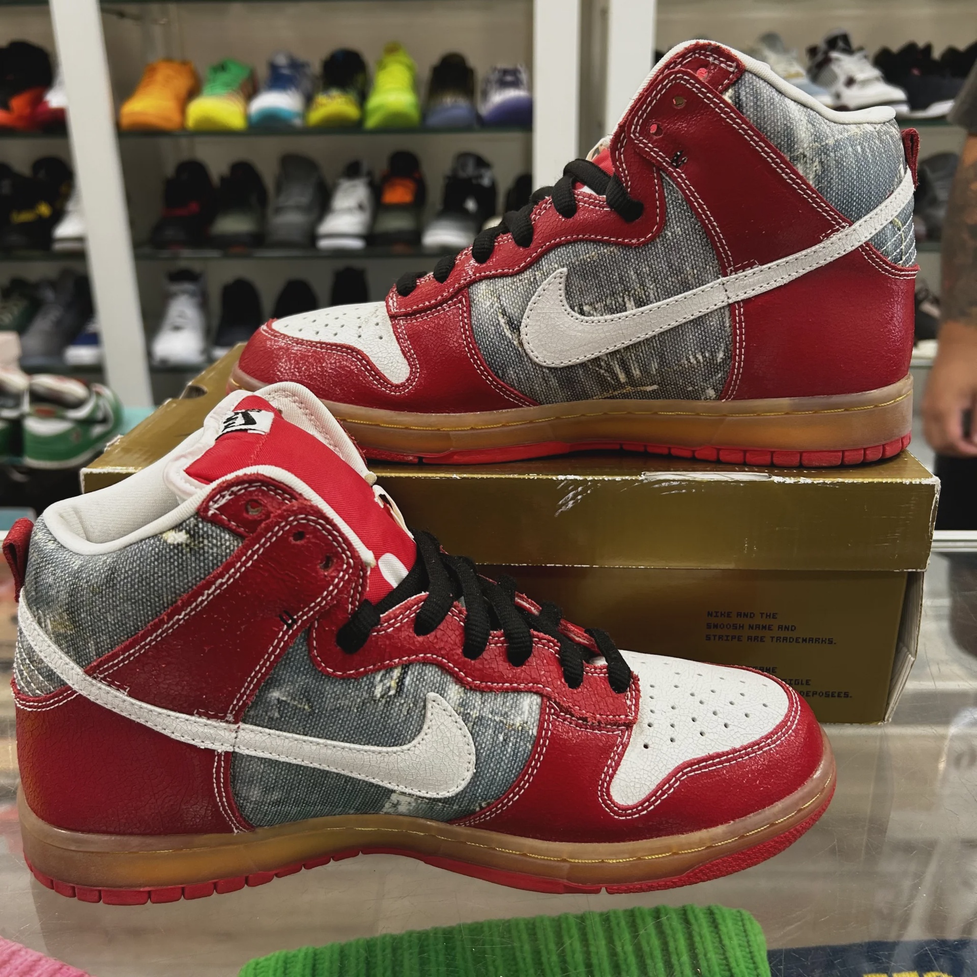 Nike SB Dunk High Shoe Goo • Pre-Owned [5653] - photo 8