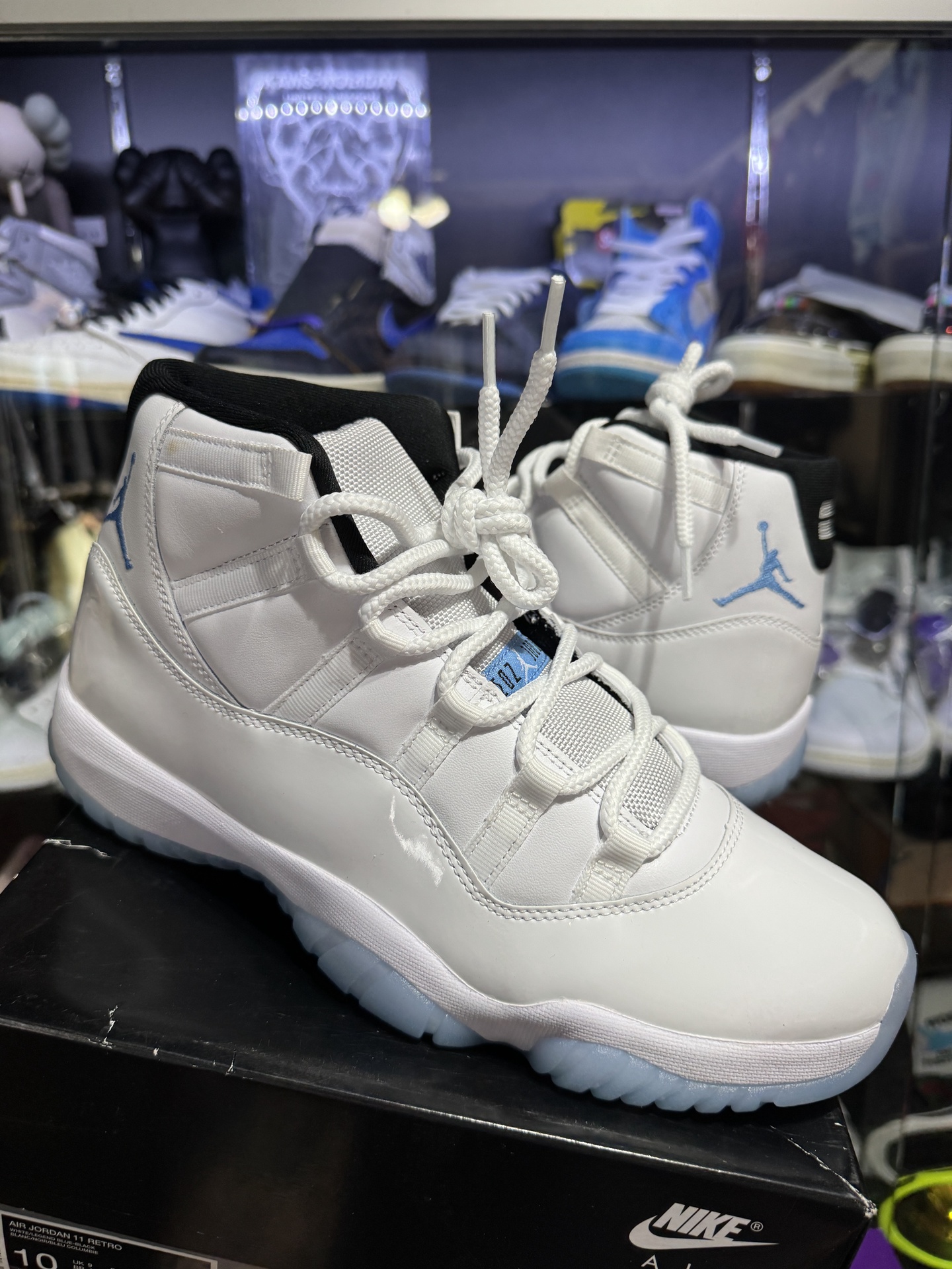 Jordan 11 Retro Legend Blue (2024) • Pre-Owned [3109] - photo 1
