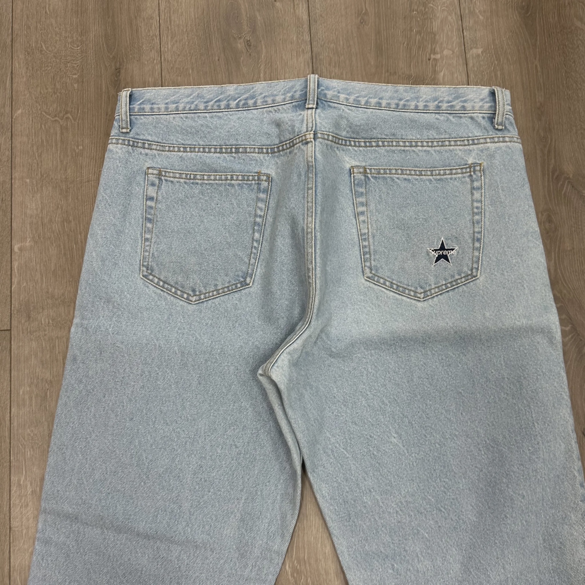 Supreme Baggy Jean (SS25) Light Washed Indigo • Pre-Owned [7034] - photo 5