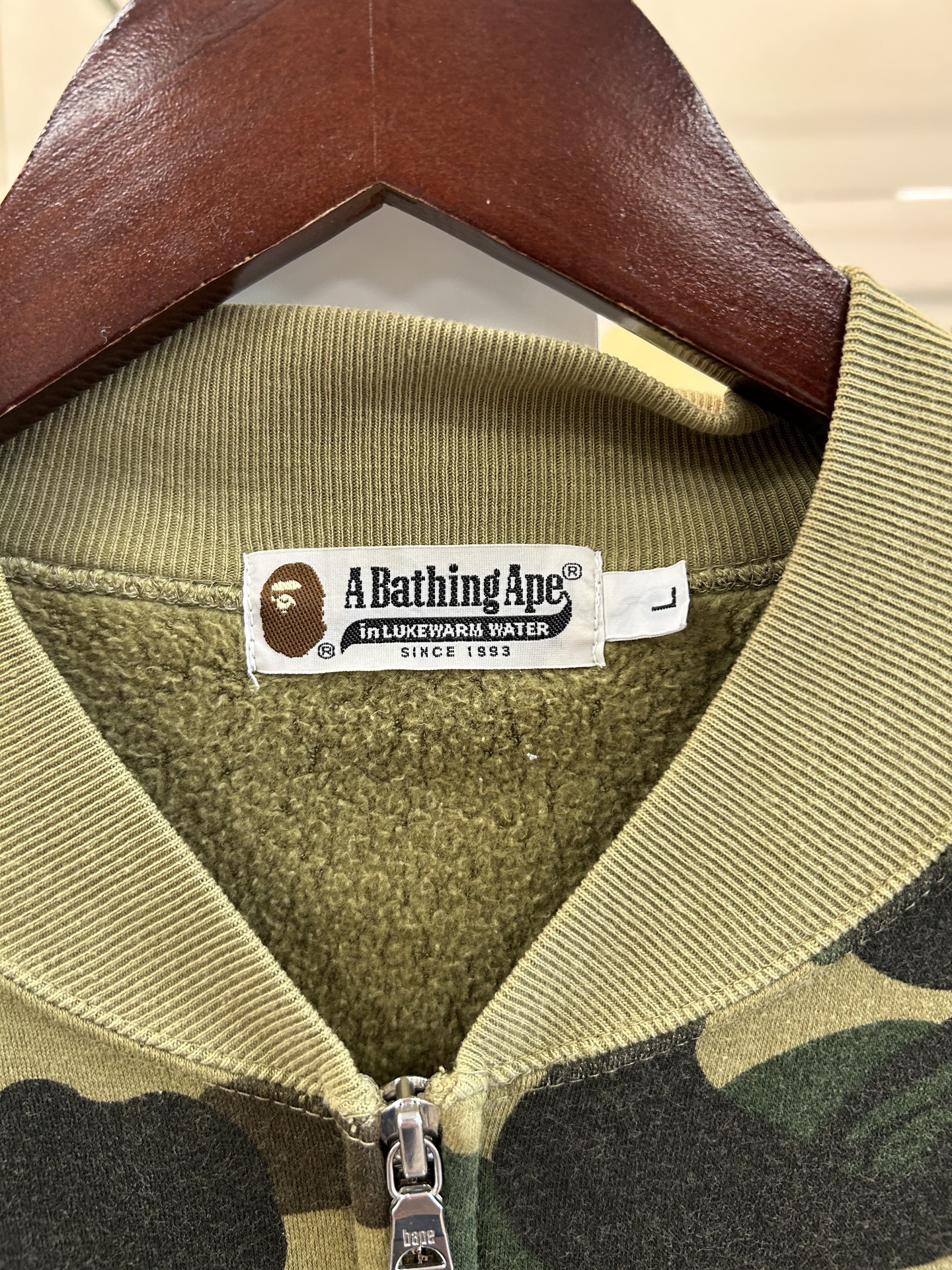 Vtg Bape Iconic ABC Camo zipper • Pre-Owned 3