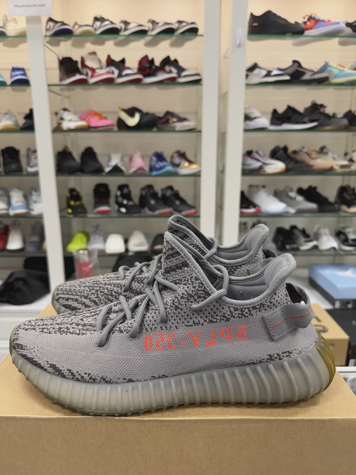 adidas Yeezy Boost 350 V2 Beluga 2.0 • Pre-Owned [1917] - photo 2