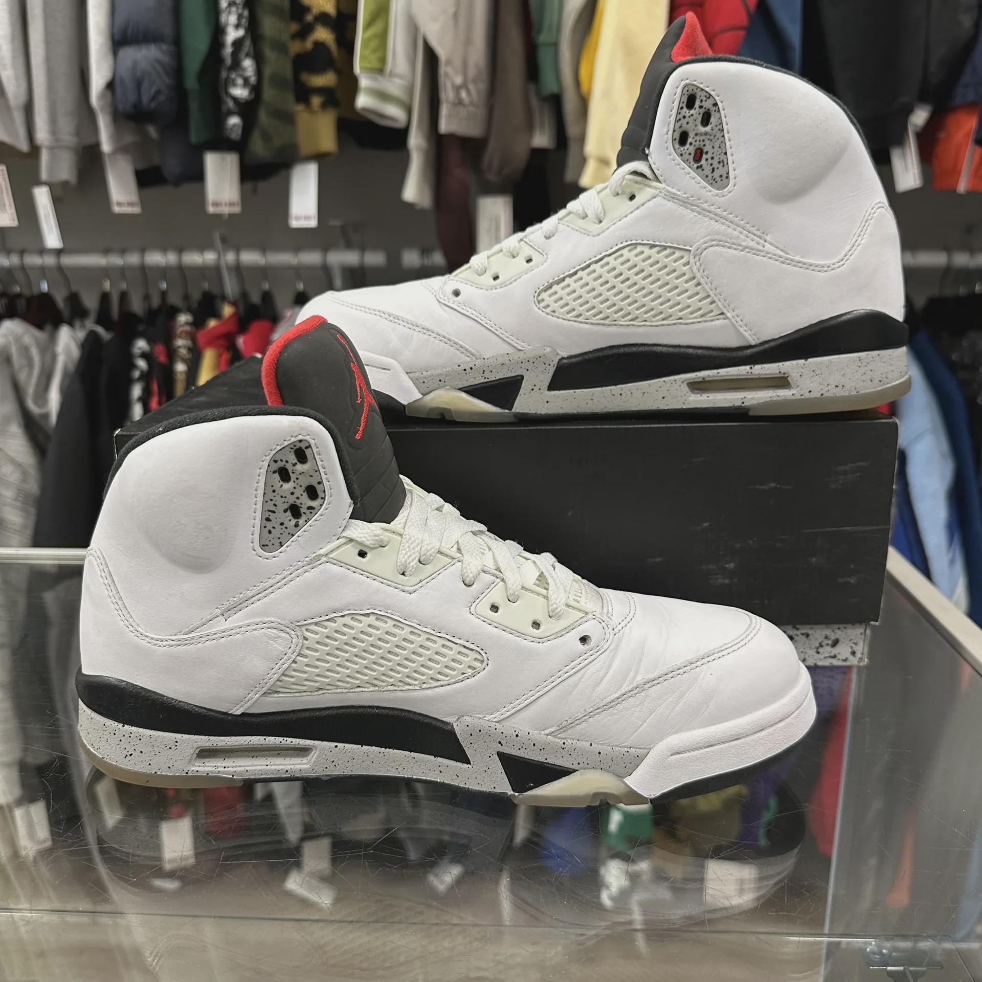 Air Jordan 5 Retro White Cement • Pre-Owned [5777] - photo 3