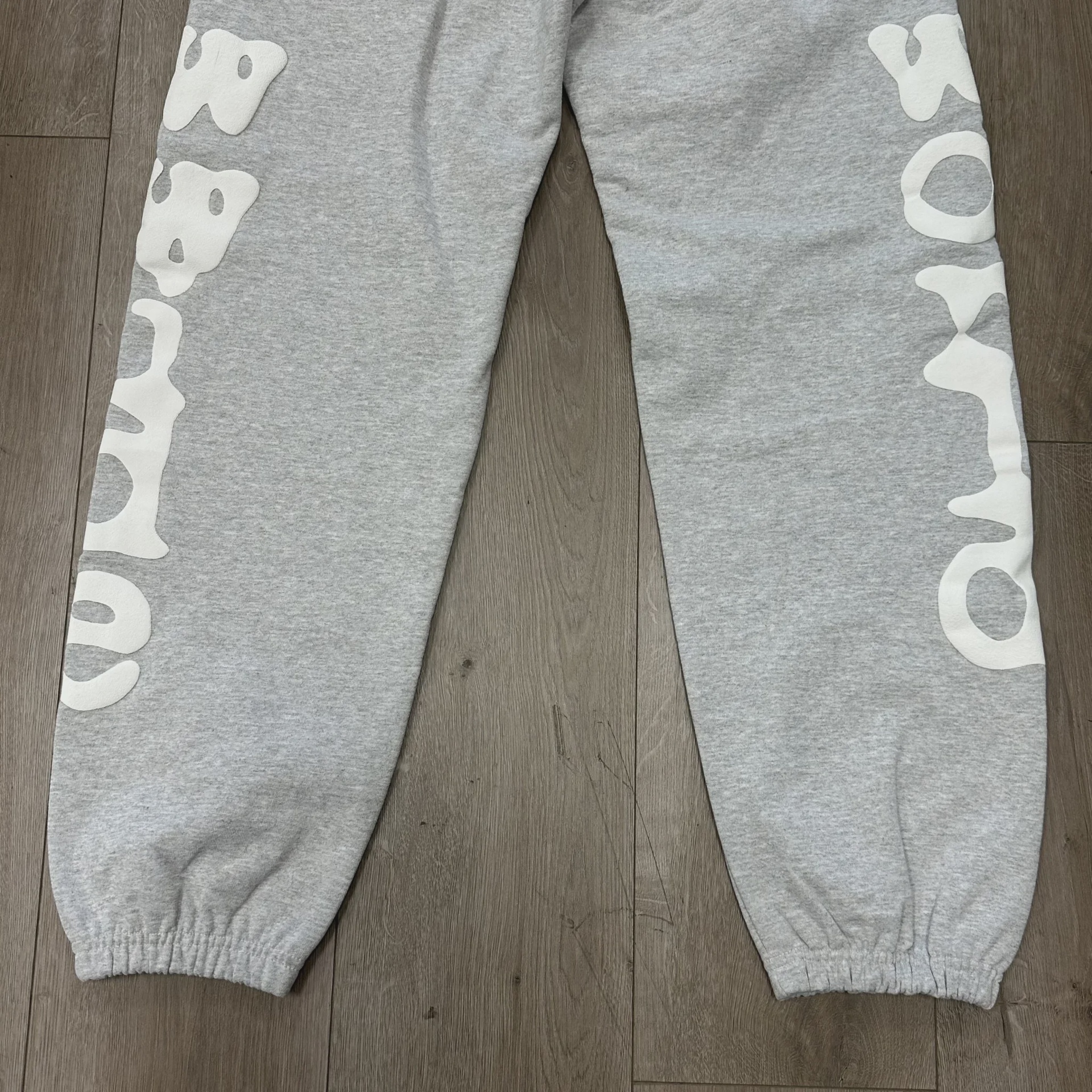 Sp5der Beluga Sweatpants in Grey • Pre-Owned [4156] - photo 2