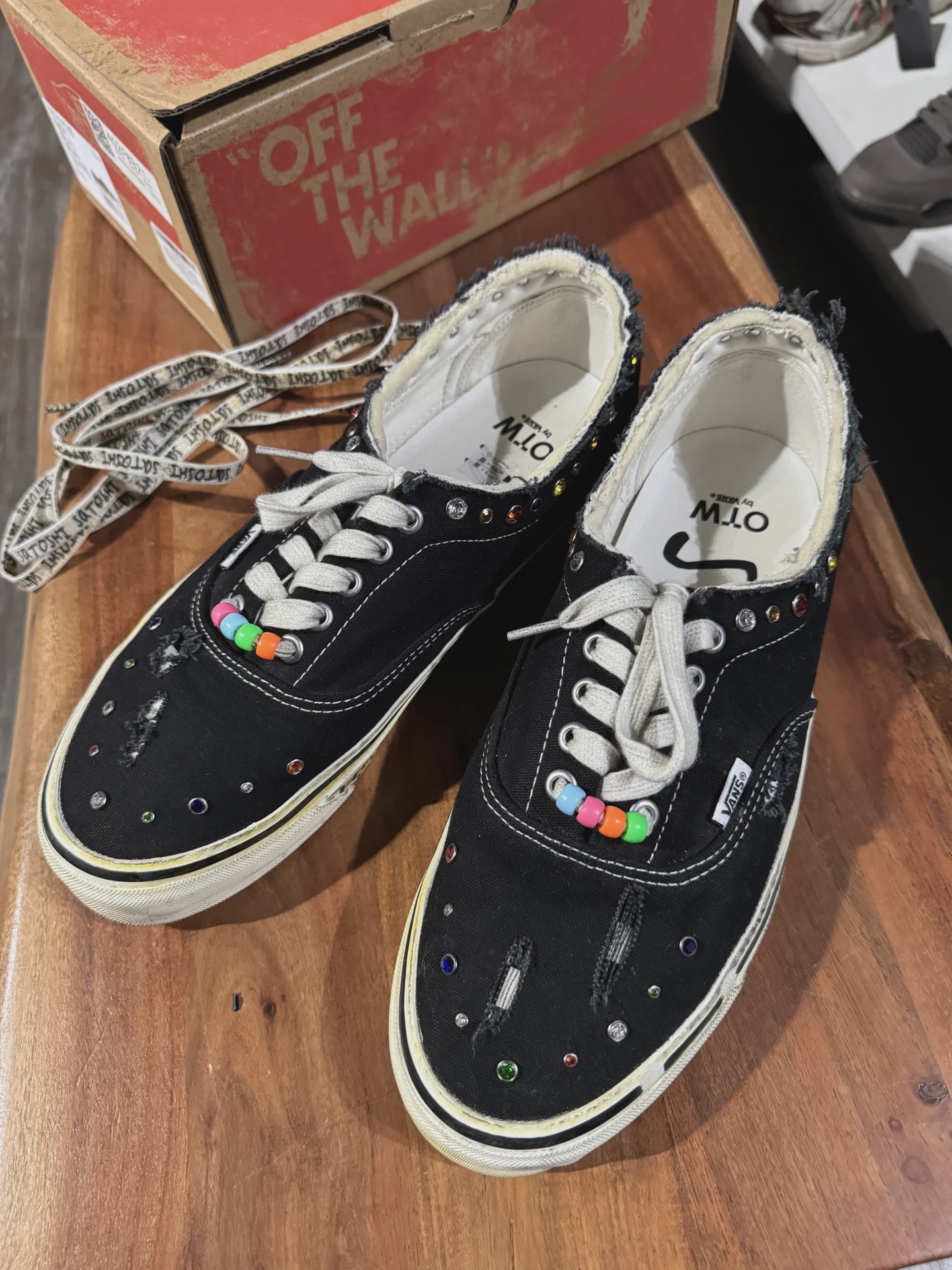 Vans OTW Era 95 Satoshi Nakamoto Lucky Charm • Pre-Owned [3488] - photo 2