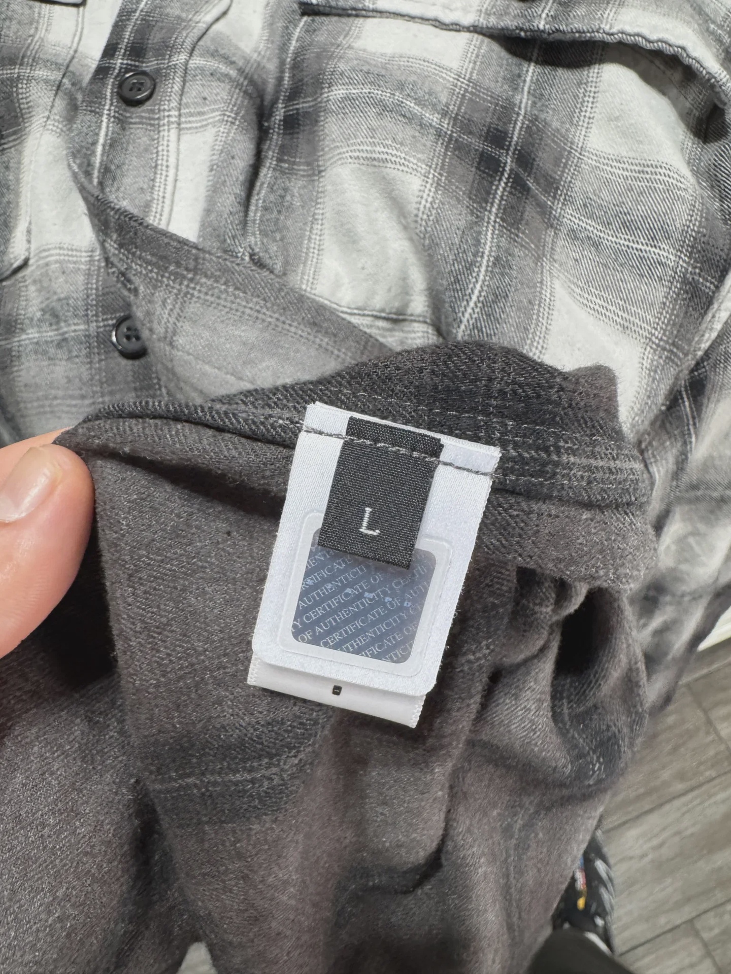 Stamped Flannel LS Button Up  • Pre-Owned [2942] - photo 3