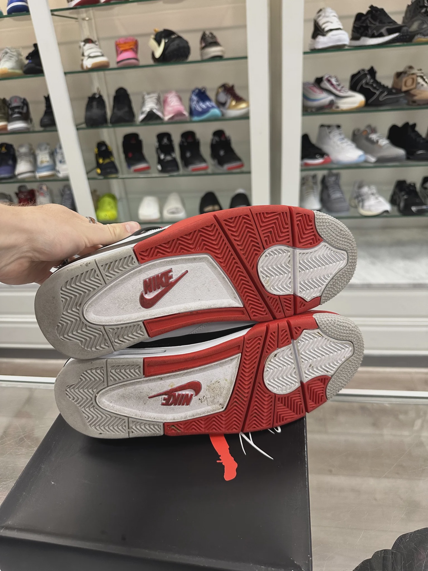 Air Jordan 4 Retro Fire Red (2020) • Pre-Owned [8169] - photo 5
