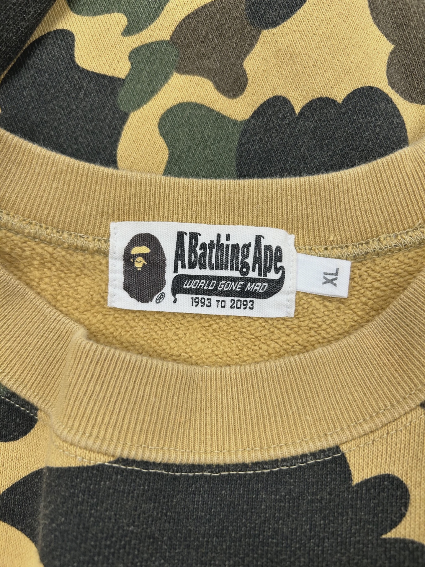 BAPE 1st Camo Printed Zip Shark Crewneck Yellow • Pre-Owned [1507] - photo 2
