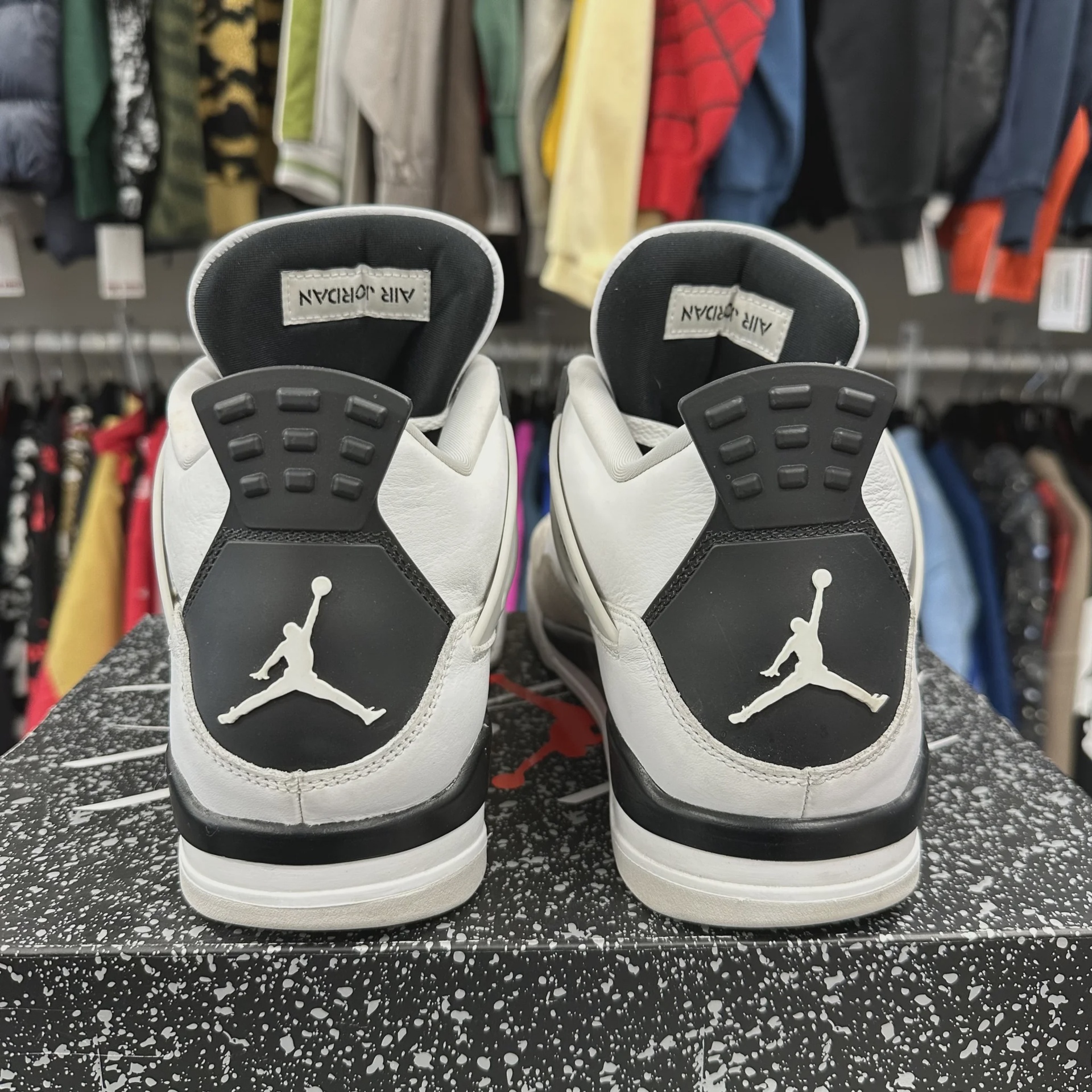 Air Jordan 4 Retro Military Black • Pre-Owned [3694] - photo 6