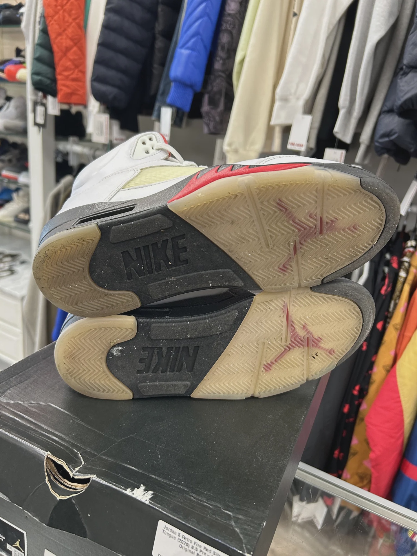 Fire Red Jordan 5 • Pre-Owned [4656] - photo 2