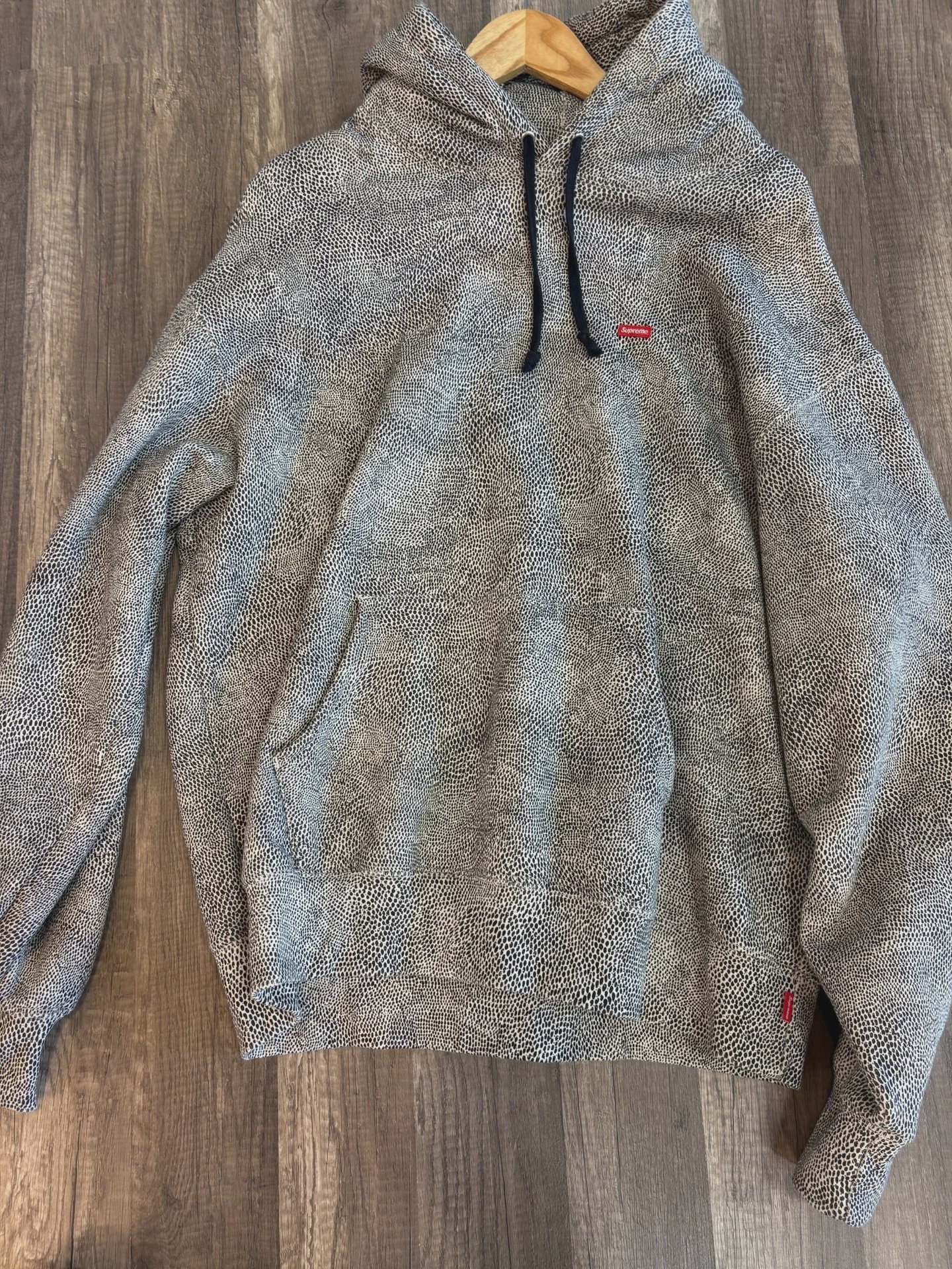 Supreme Animal Print Hoodie  • Pre-Owned [1723]