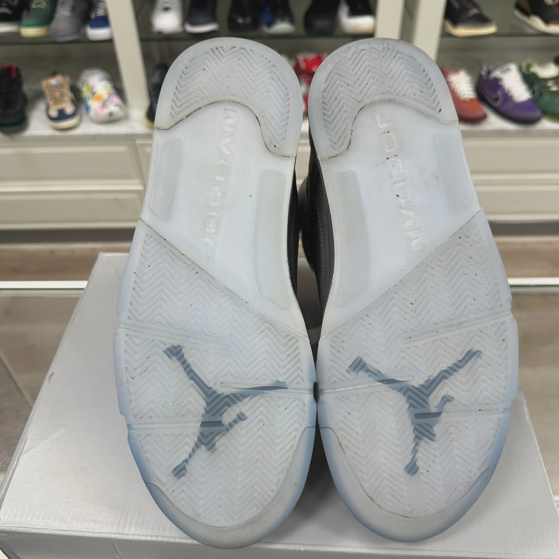 Air Jordan 5 Retro Wolf Grey (2026) • Pre-Owned [2142] - photo 4