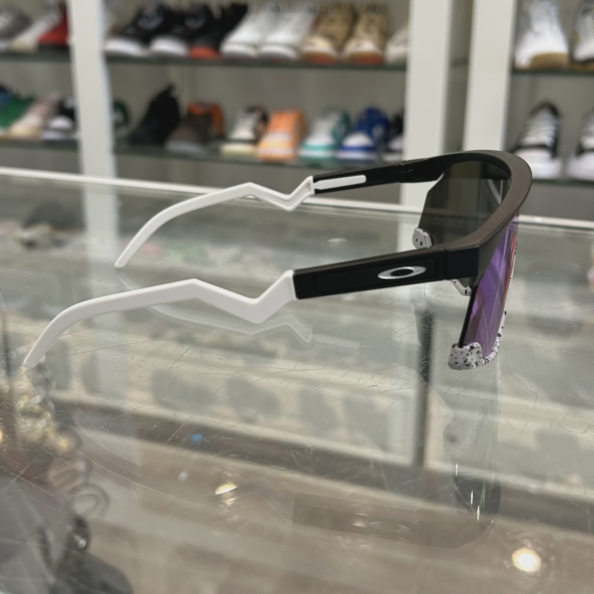 Oakley BXTR sport shield sunglasses • Pre-Owned [5070] - photo 3