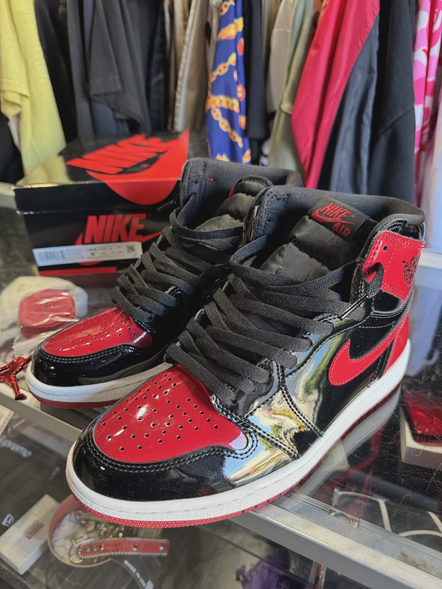 Air Jordan 1 Retro High Original Patent Black Red • Pre-Owned [0379] - photo 3
