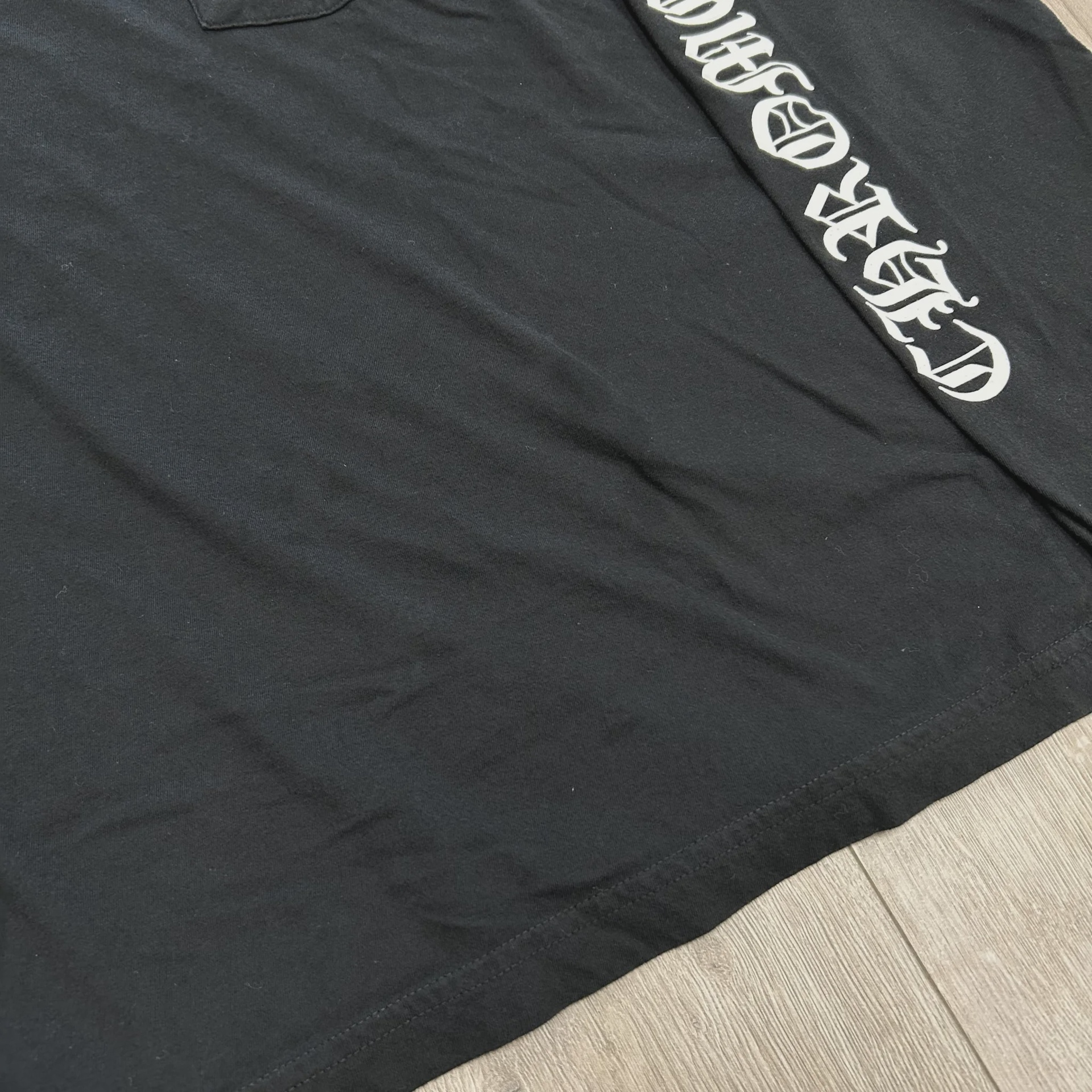 Chrome Hearts Scroll Logo Long-Sleeve Pocket T-Shirt Black • Pre-Owned [3058] - photo 5